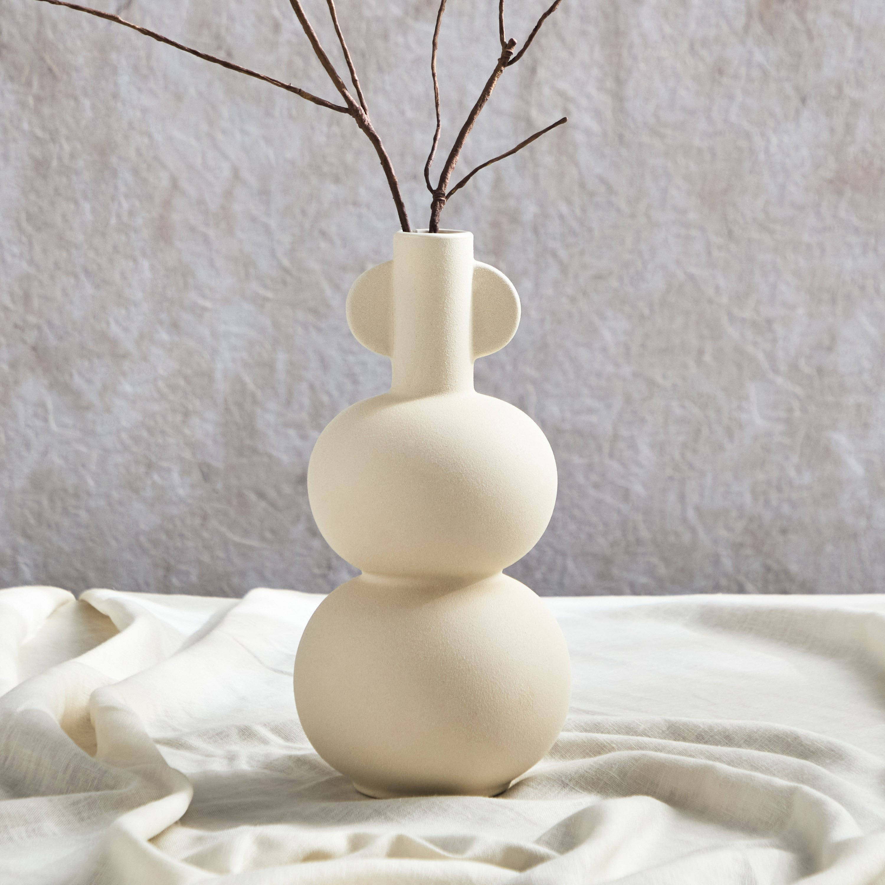 مزهرية سيراميك عضوية من كوين - 14x14x28 سم-hbxbedroom-decorandaccessories-vases-image-1