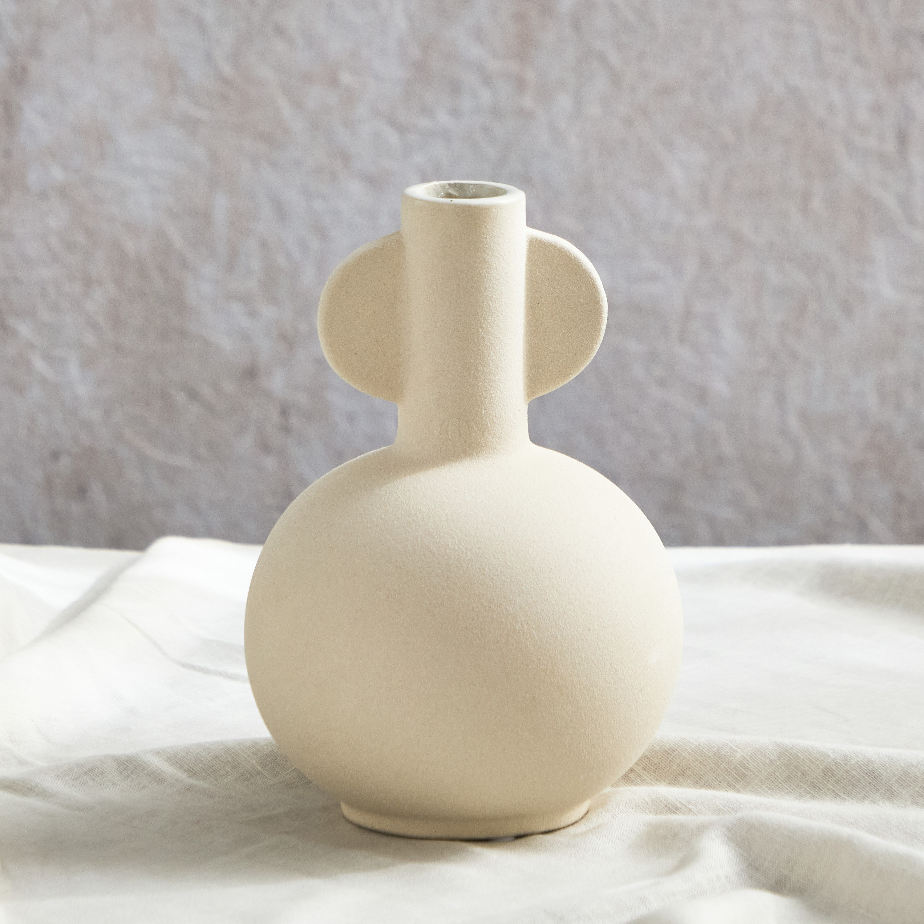 مزهرية سيراميك عضوية من كوين - 14x14x20.7 سم-hbxbedroom-decorandaccessories-vases-image-2
