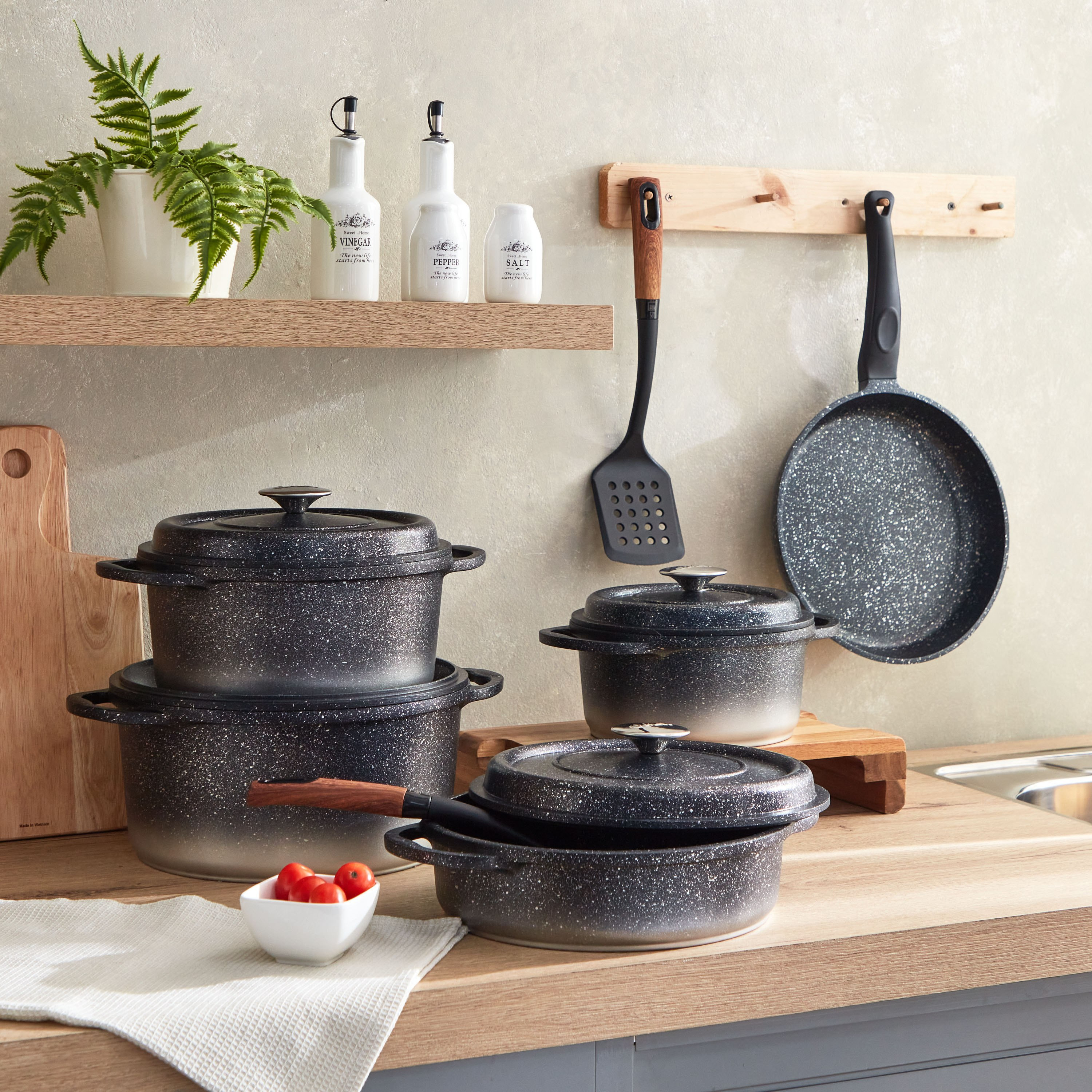 مجموعة أواني طهي مصبوبة 9 قطع من أو إم إس-hbxhomeware-hbxkitchen-image-1