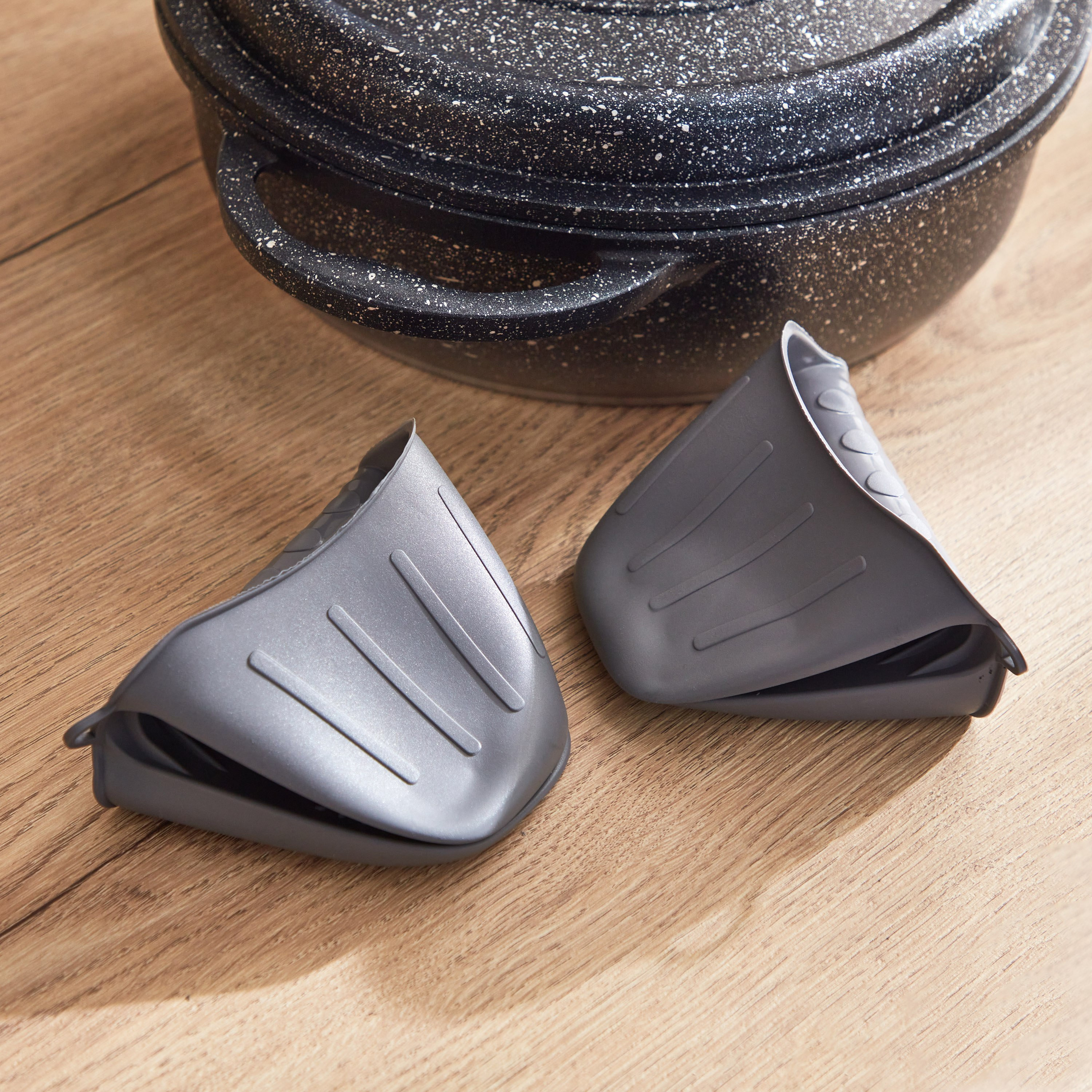 مجموعة أواني طهي مصبوبة 9 قطع من أو إم إس-hbxhomeware-hbxkitchen-image-7
