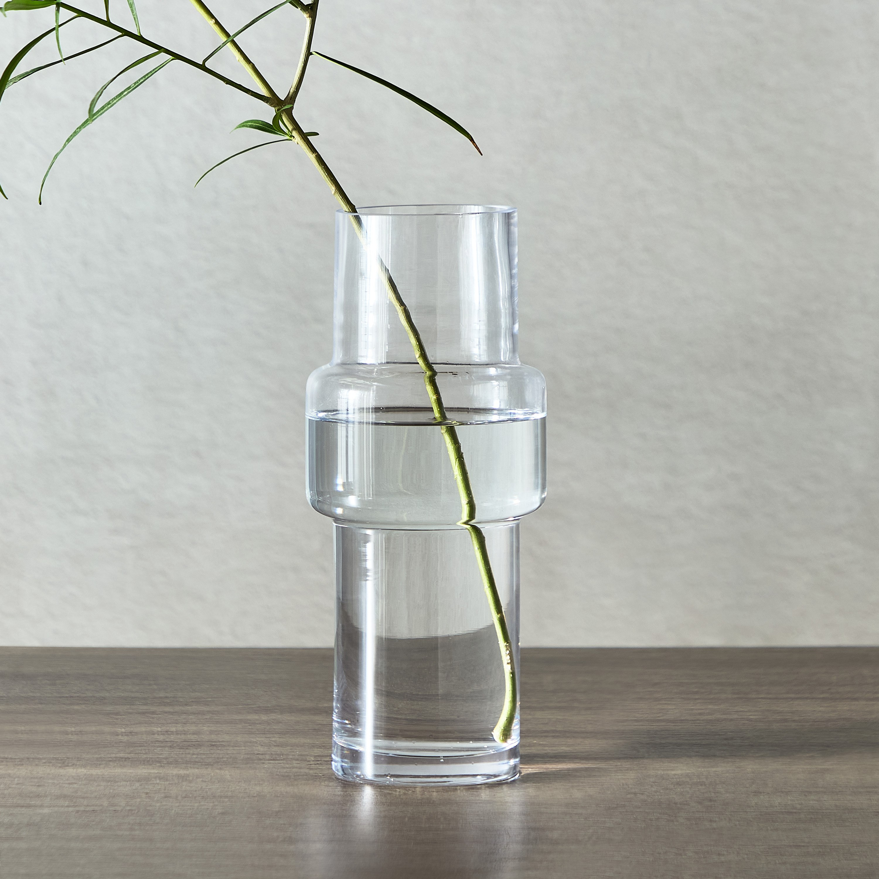 مزهرية بلوب زجاج وسط من إيكلات - 10x13x30 سم-hbxbedroom-decorandaccessories-vases-image-1