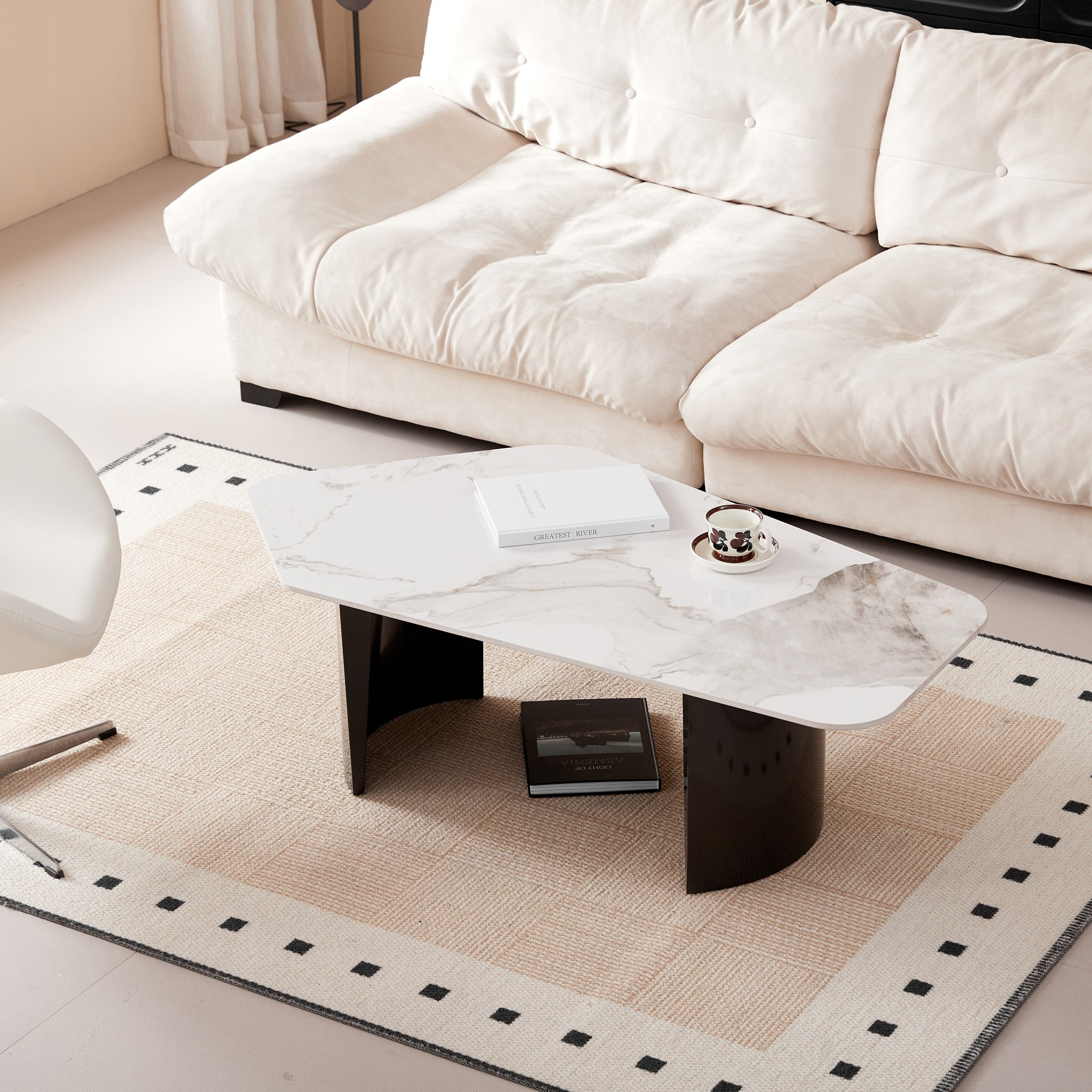 طاولة قهوة بسطح من الحجر الملبد من أنقرة-PROMO_HB_UAE_HBX10_280126-image-2
