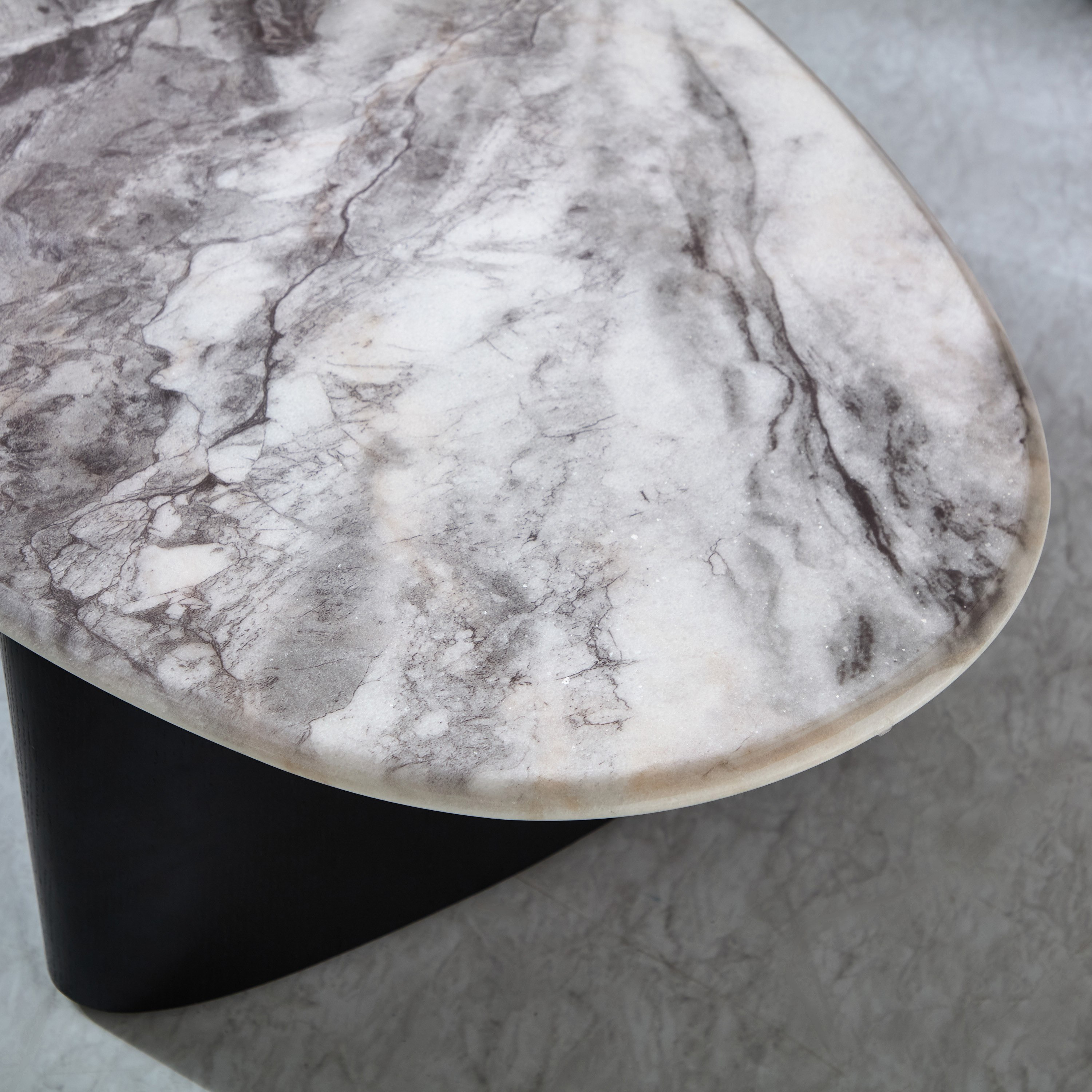 طاولة قهوة بسطح رخام من أفونديل-hbxlivingroom-tablesandstands-coffeetables-image-3