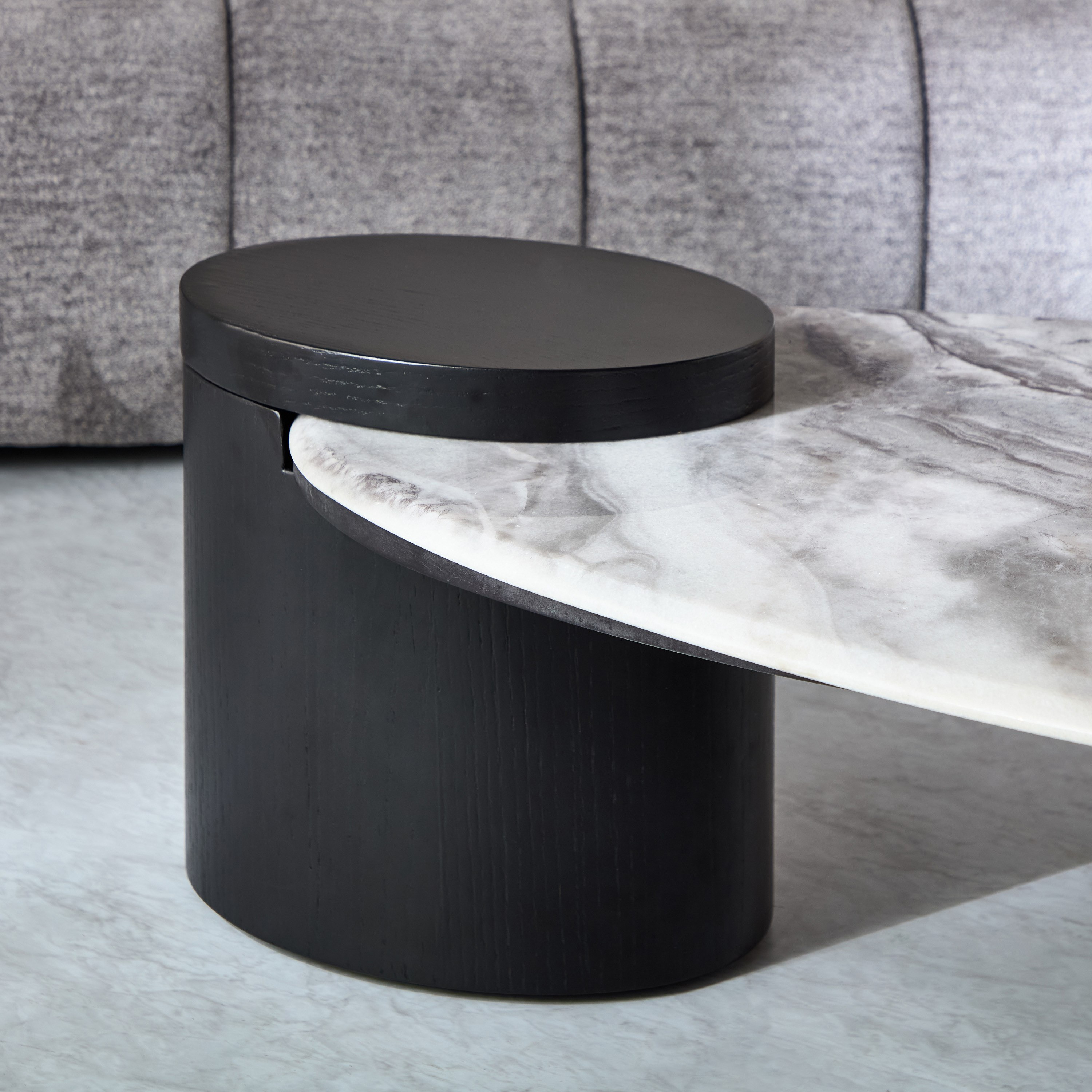 طاولة قهوة بسطح رخام من أفونديل-hbxlivingroom-tablesandstands-coffeetables-image-4