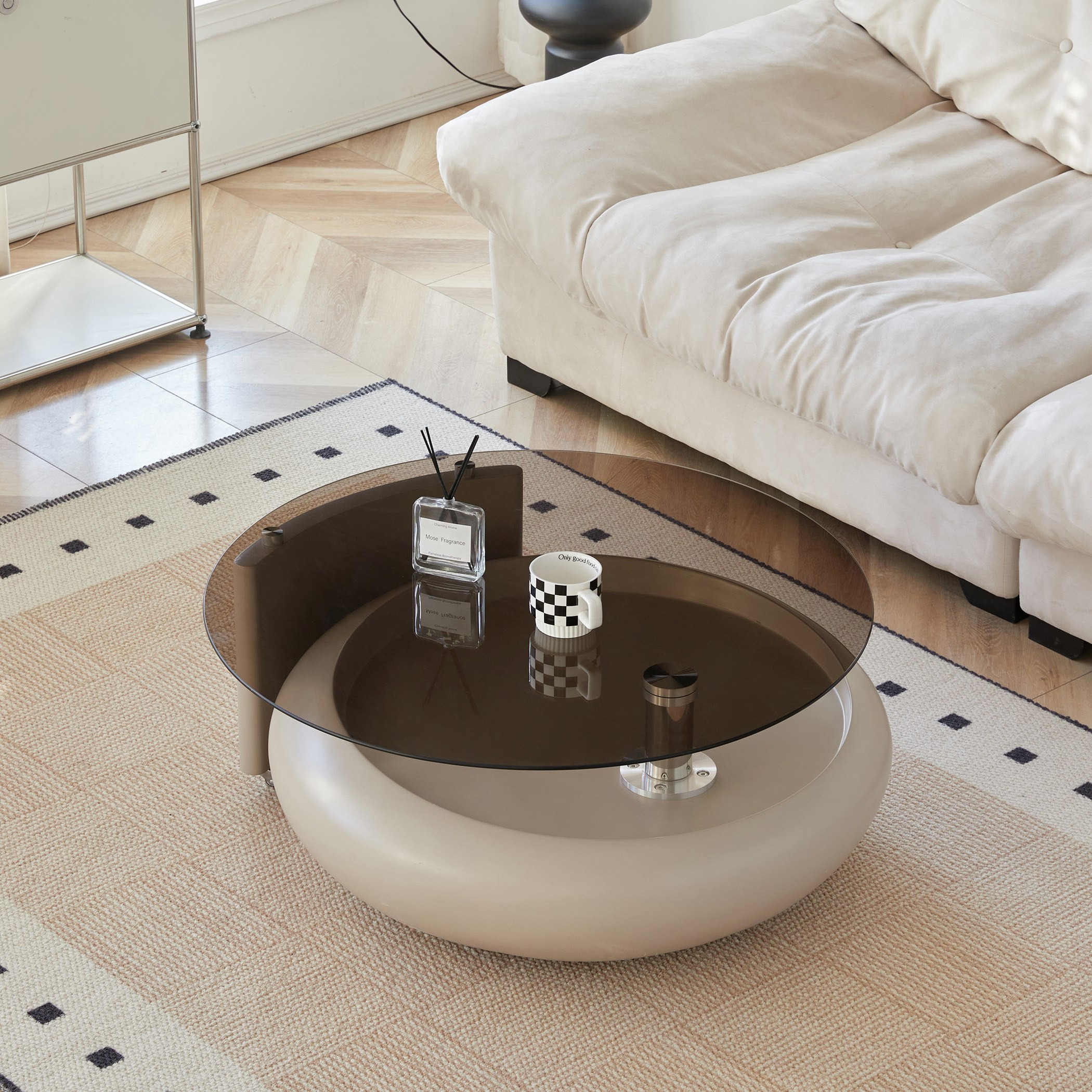 طاولة قهوة بسطح زجاج من بلاش-hbxlivingroom-tablesandstands-coffeetables-image-3