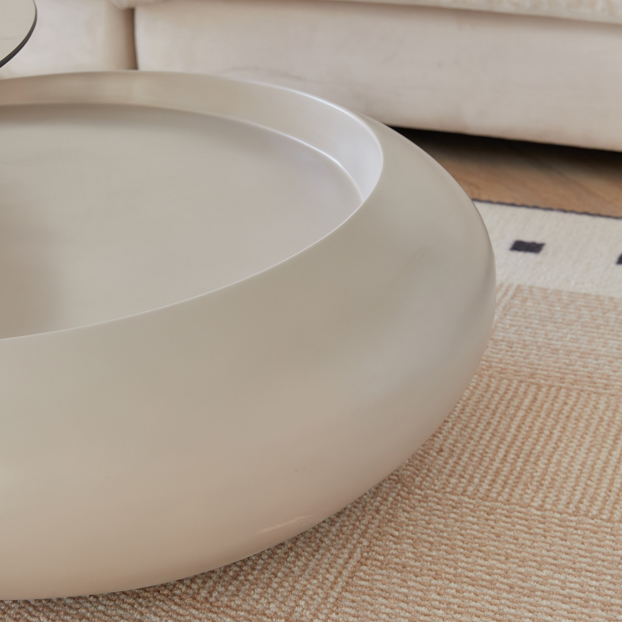 طاولة قهوة بسطح زجاج من بلاش-hbxlivingroom-tablesandstands-coffeetables-image-8