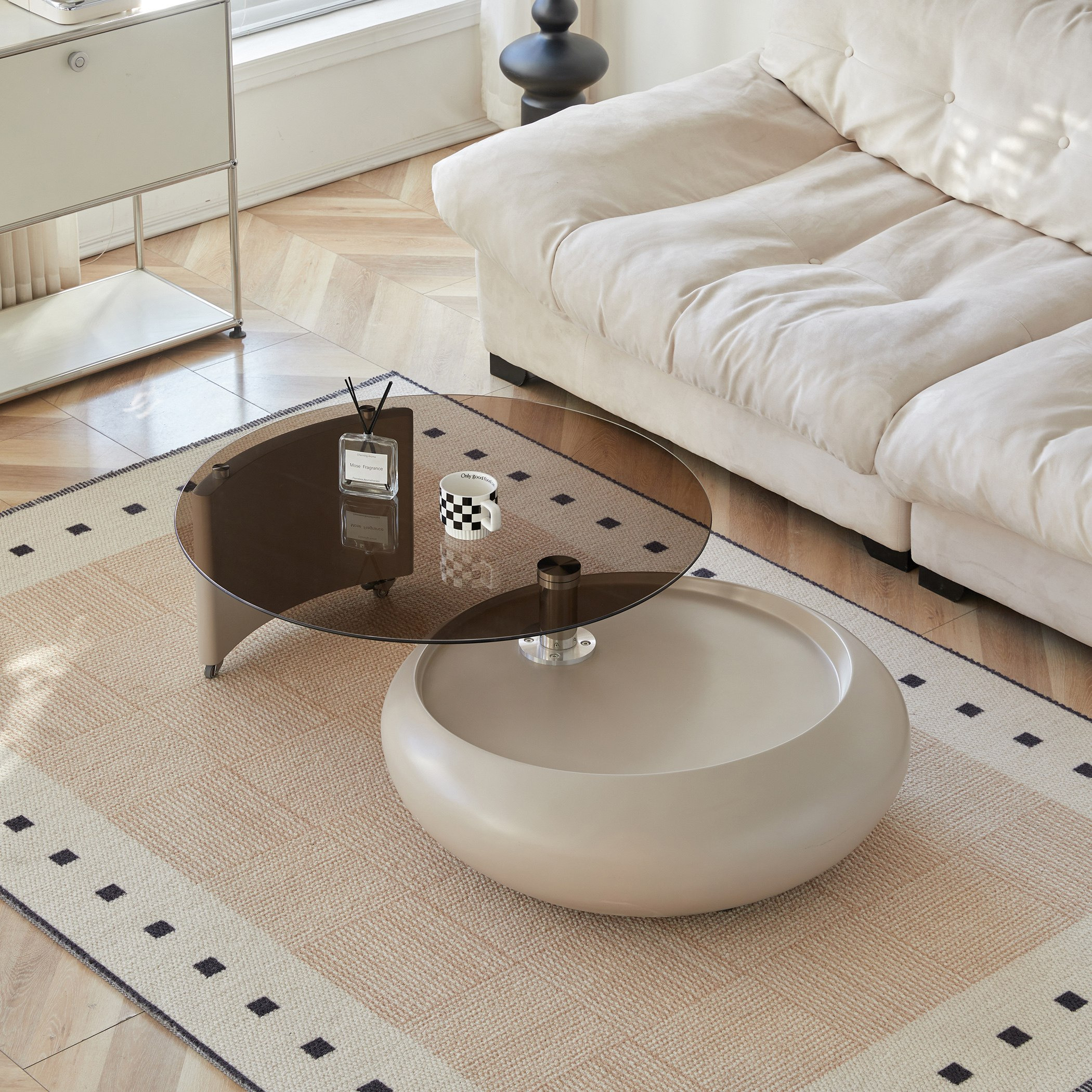 طاولة قهوة بسطح زجاج من بلاش-hbxlivingroom-tablesandstands-coffeetables-image-9