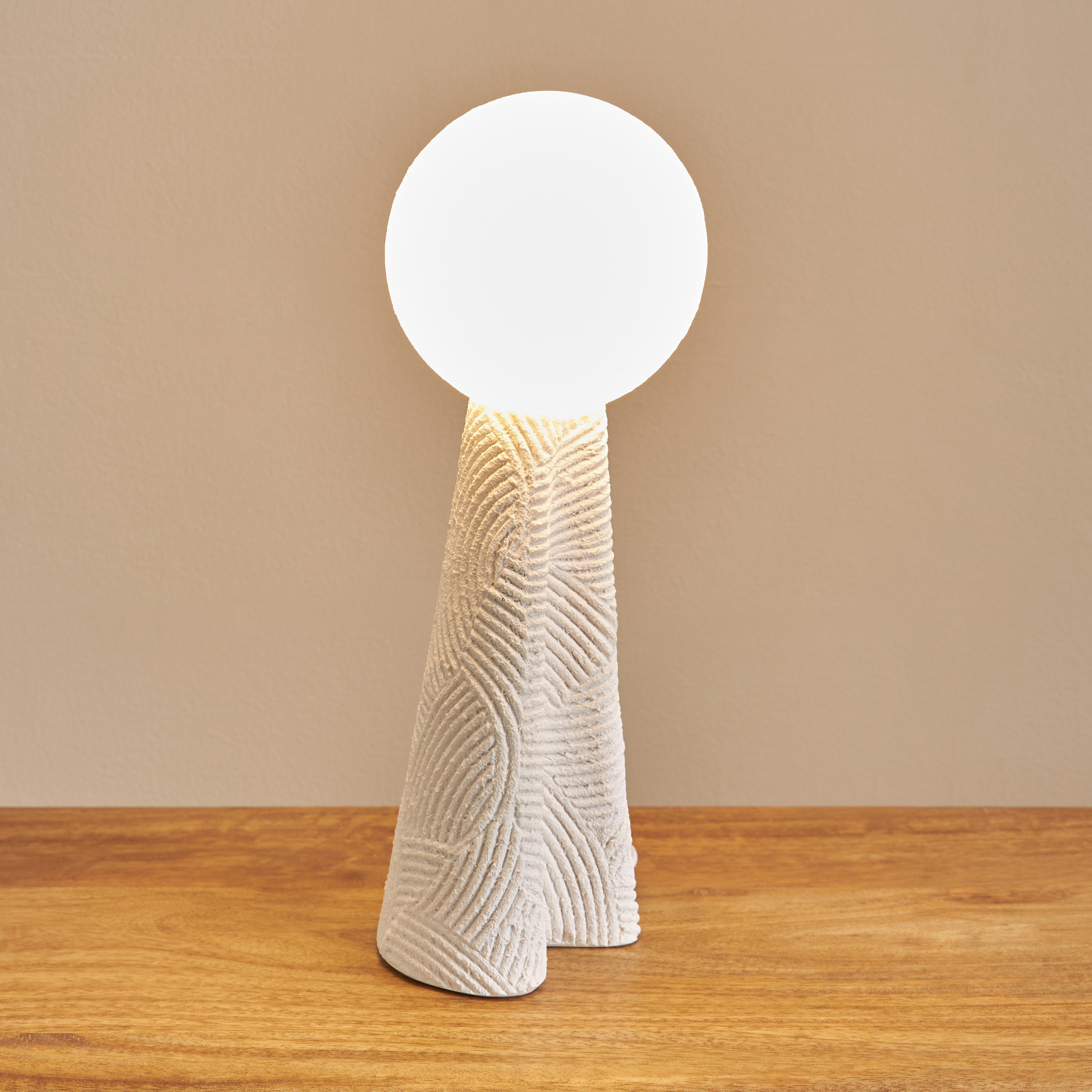 مصباح طاولة يعمل بـ يو إس بي أدلر من ريك - 11x12x30 سم-hbxbedroom-lighting-tablelamps-image-2