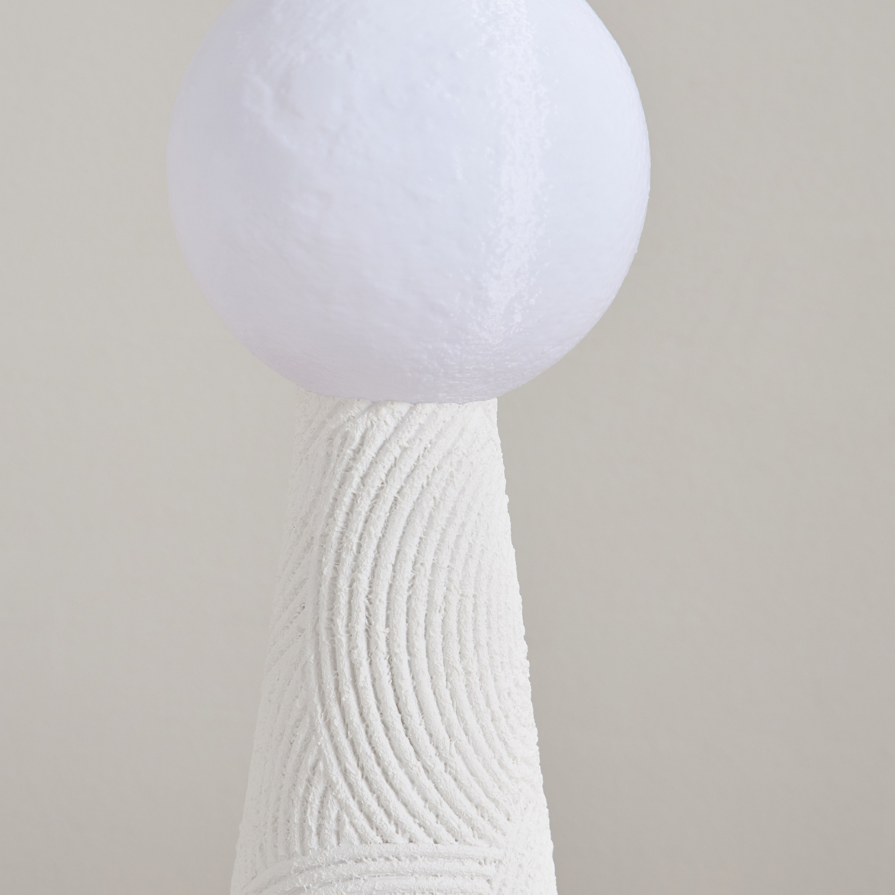 مصباح طاولة يعمل بـ يو إس بي أدلر من ريك - 11x12x30 سم-hbxbedroom-lighting-tablelamps-image-3