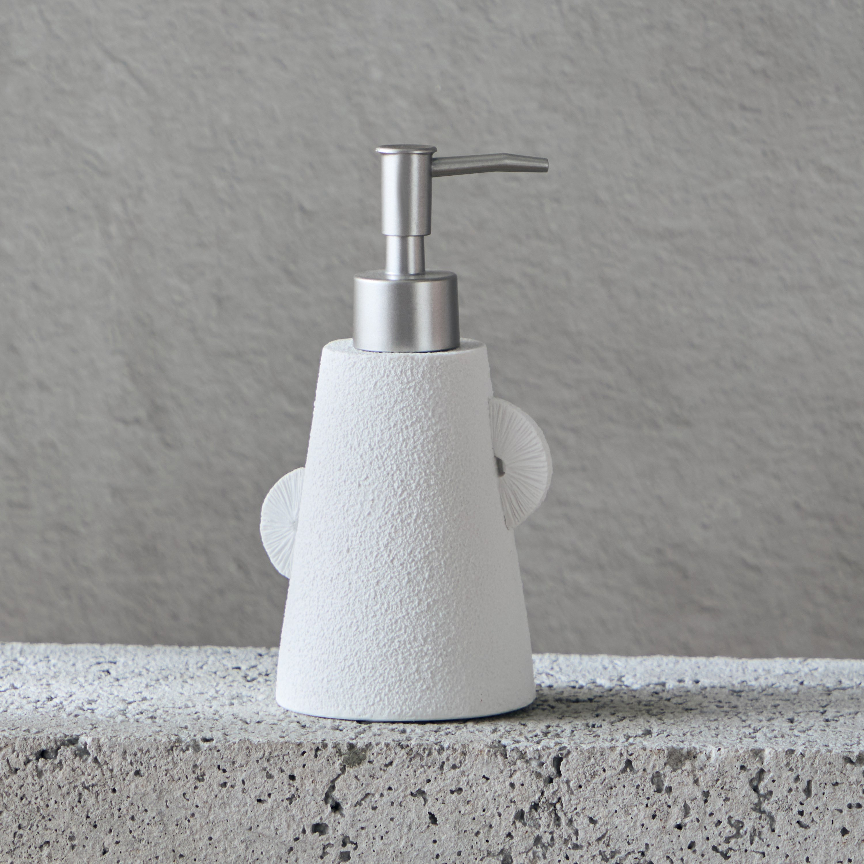 موزّع صابون جلام جاليري من ريك - 9.2x8.5x17 سم-hbxdecorandfurnishings-bathroomaccessories-bathroomsets-image-1
