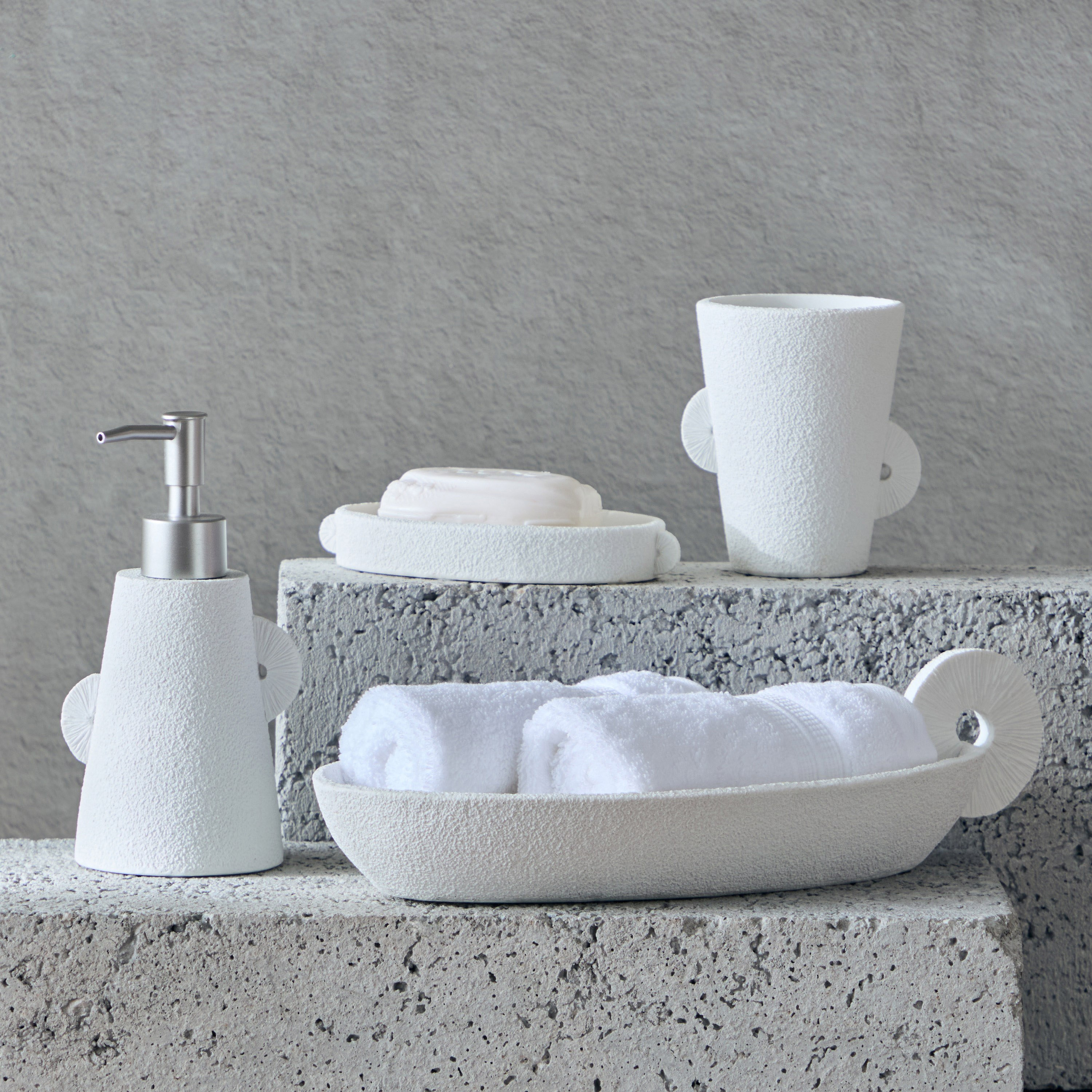موزّع صابون جلام جاليري من ريك - 9.2x8.5x17 سم-hbxdecorandfurnishings-bathroomaccessories-bathroomsets-image-4