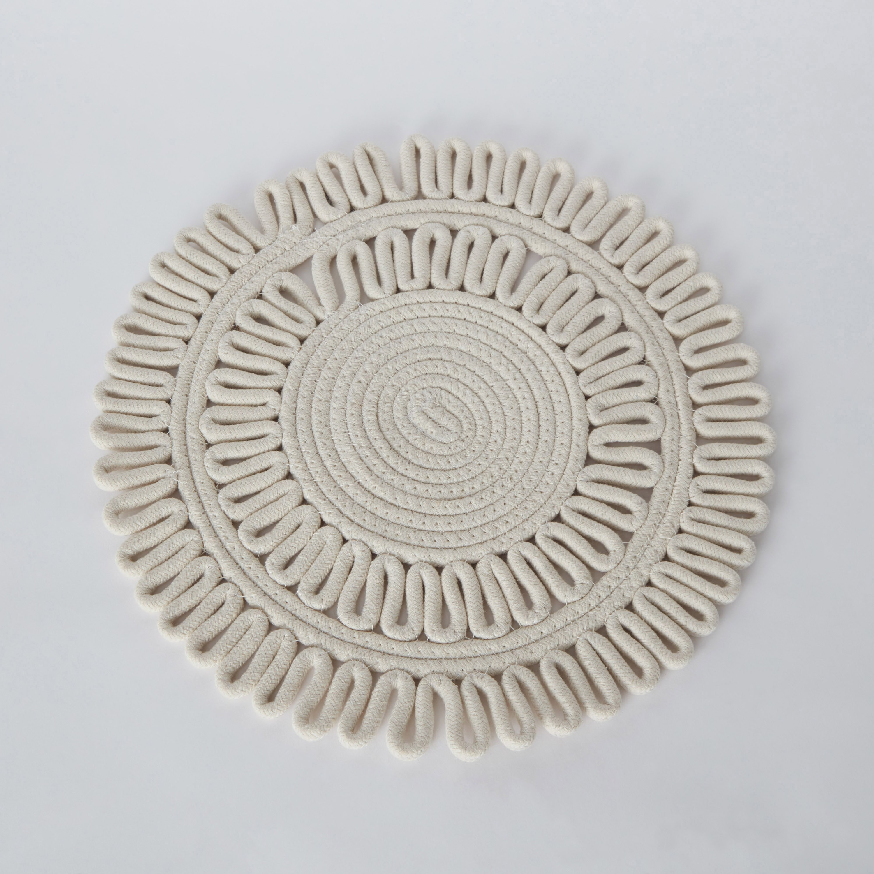 لبادة صحون مستديرة من باجو - 38 سم-hbxdecorandfurnishings-homefurnishings-tablelinens-image-5