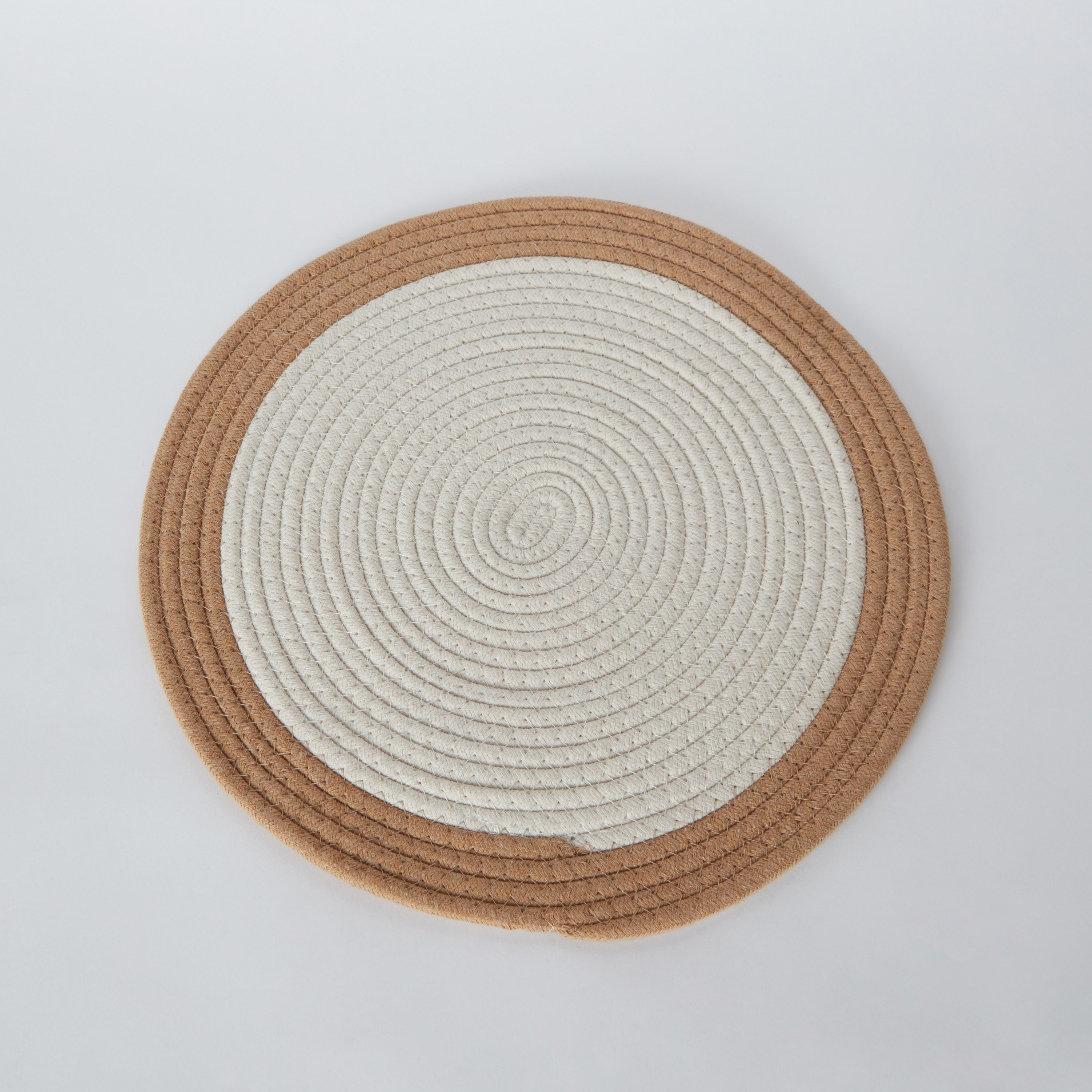 لبادة صحون مستديرة بحواف مضفرة من باجي - 38 سم-hbxdecorandfurnishings-homefurnishings-tablelinens-image-5