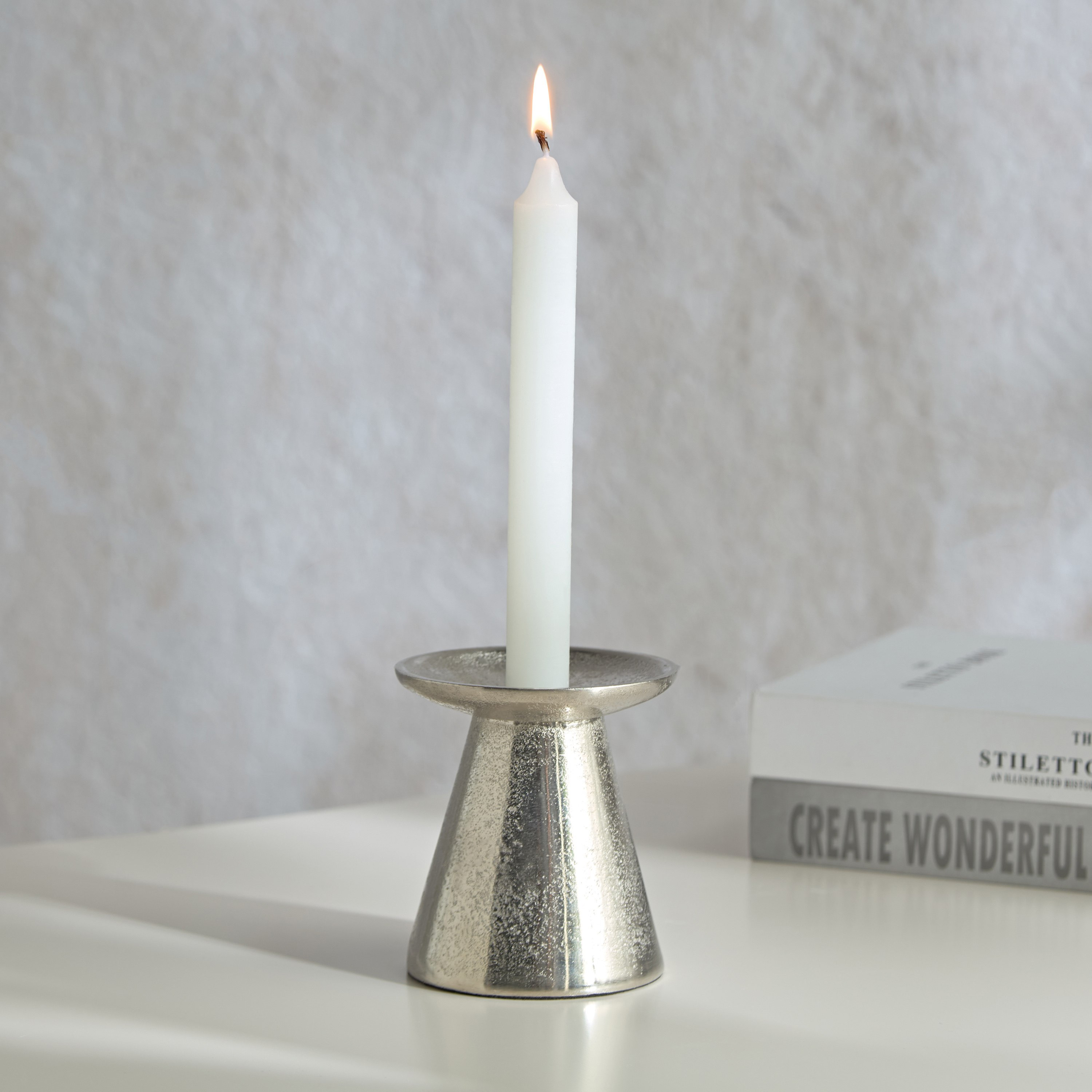 حامل شموع رفيع ألومنيوم من ريك - 8x8x9 سم-hbxhomeware-homedecor-candleholdersandlanterns-image-1