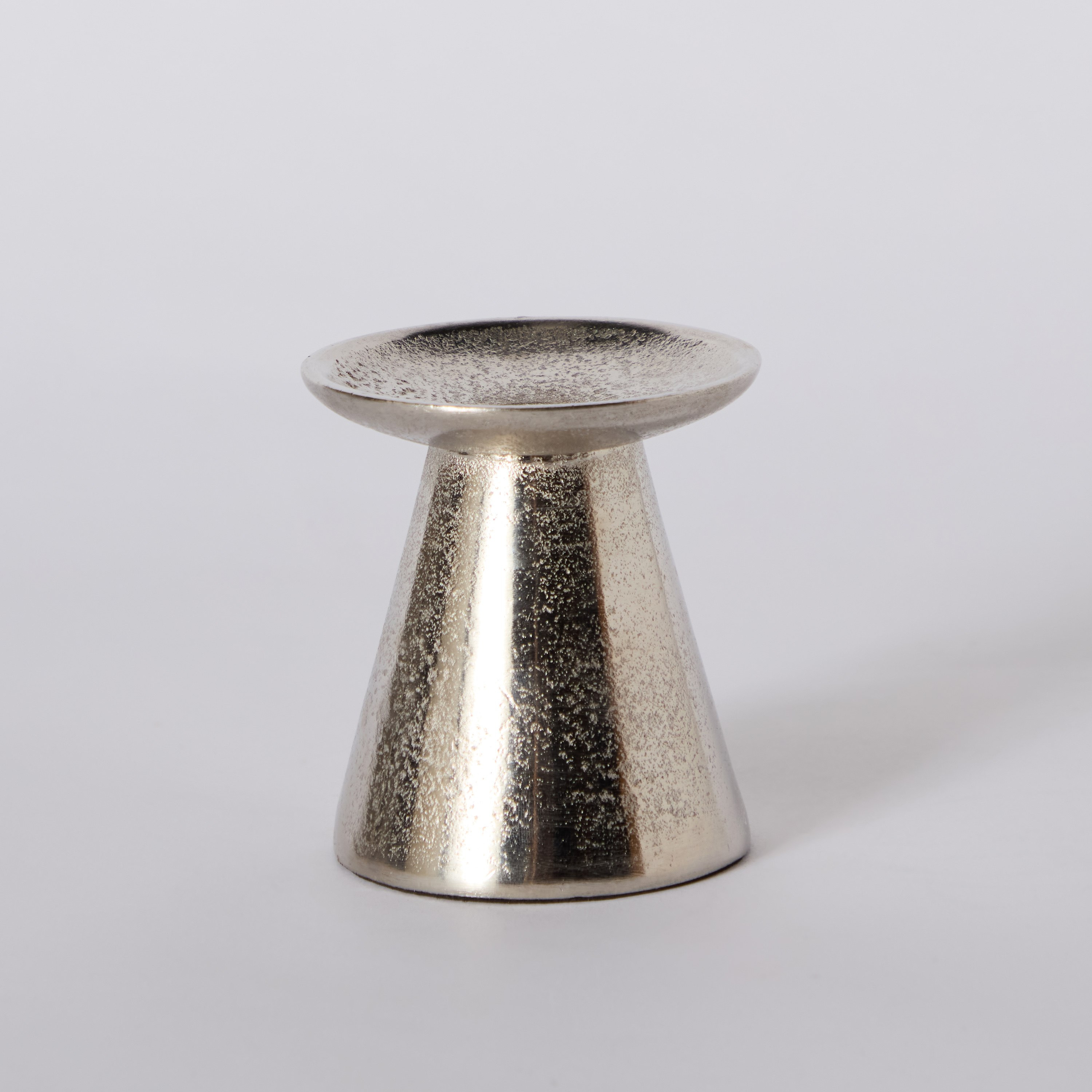 حامل شموع رفيع ألومنيوم من ريك - 8x8x9 سم-hbxhomeware-homedecor-candleholdersandlanterns-image-5