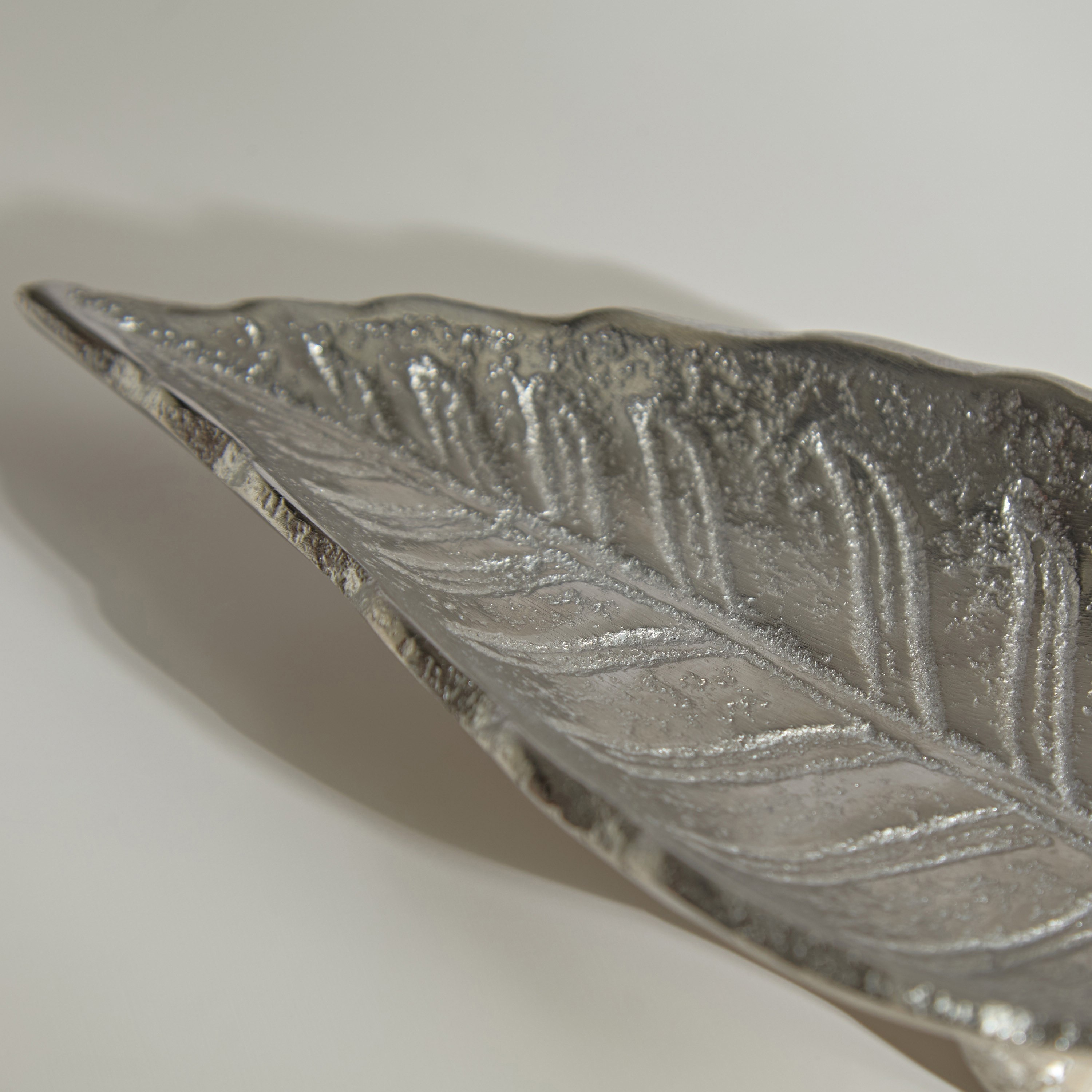 صحن ديكور ألومنيوم من ريك - 20x8x2 سم-hbxhomeware-hbxdecorandfurnishings-image-3