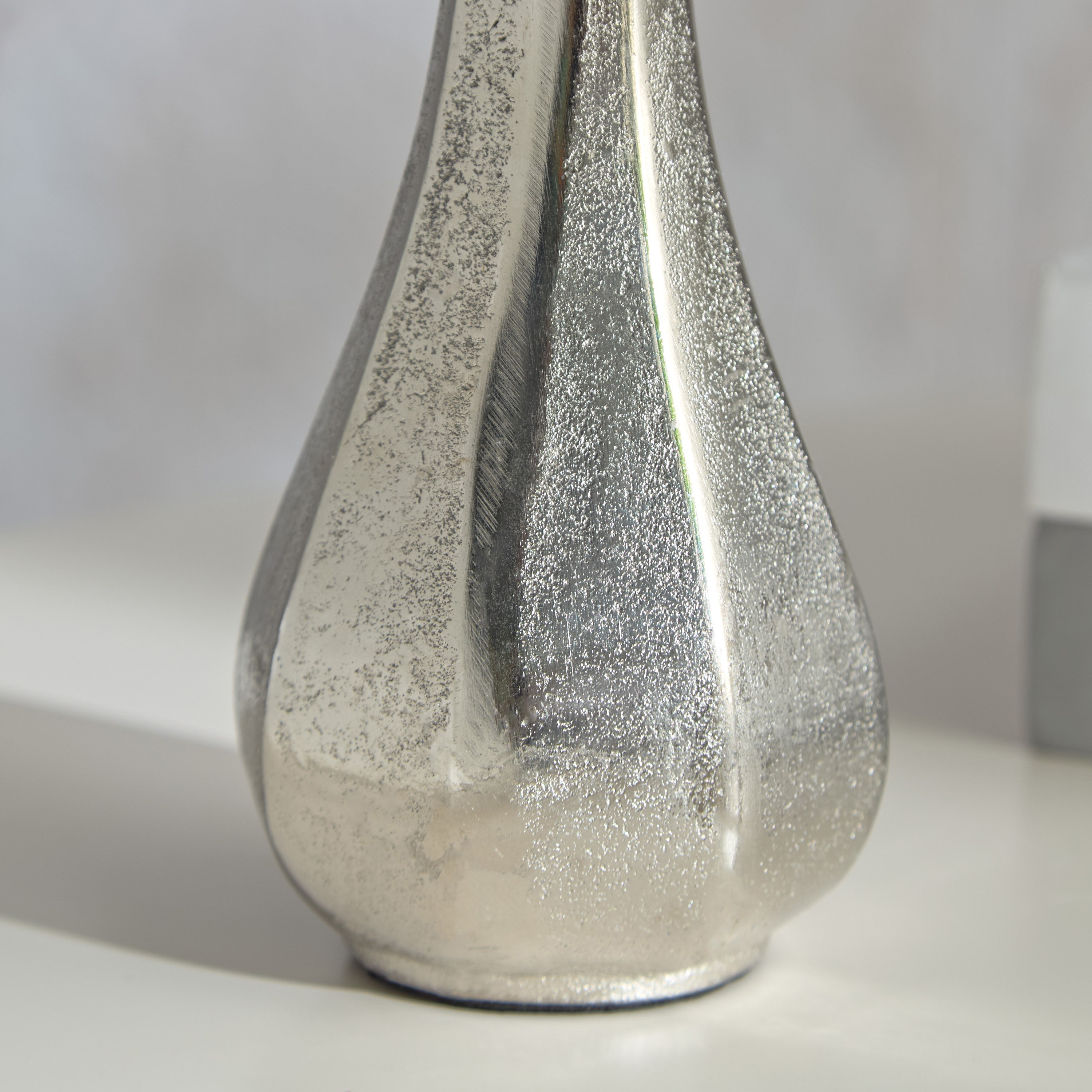 مزهرية زهور ألومنيوم من ريك - 7x7x22 سم-hbxhomeware-hbxdecorandfurnishings-image-4