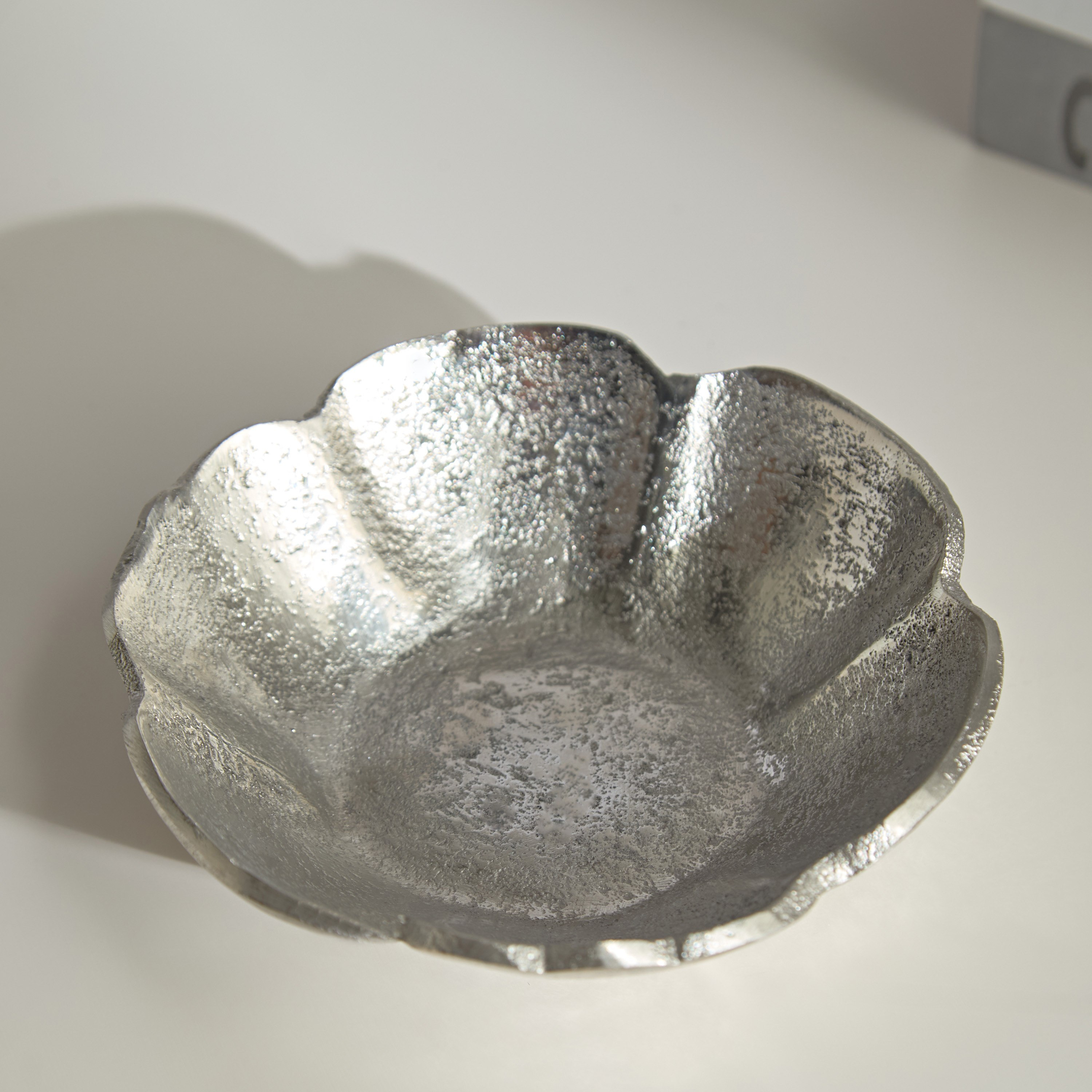 وعاء ديكور ألومنيوم من ريك - 12x12x3 سم-hbxdecorandfurnishings-homeaccessories-bowls-image-2