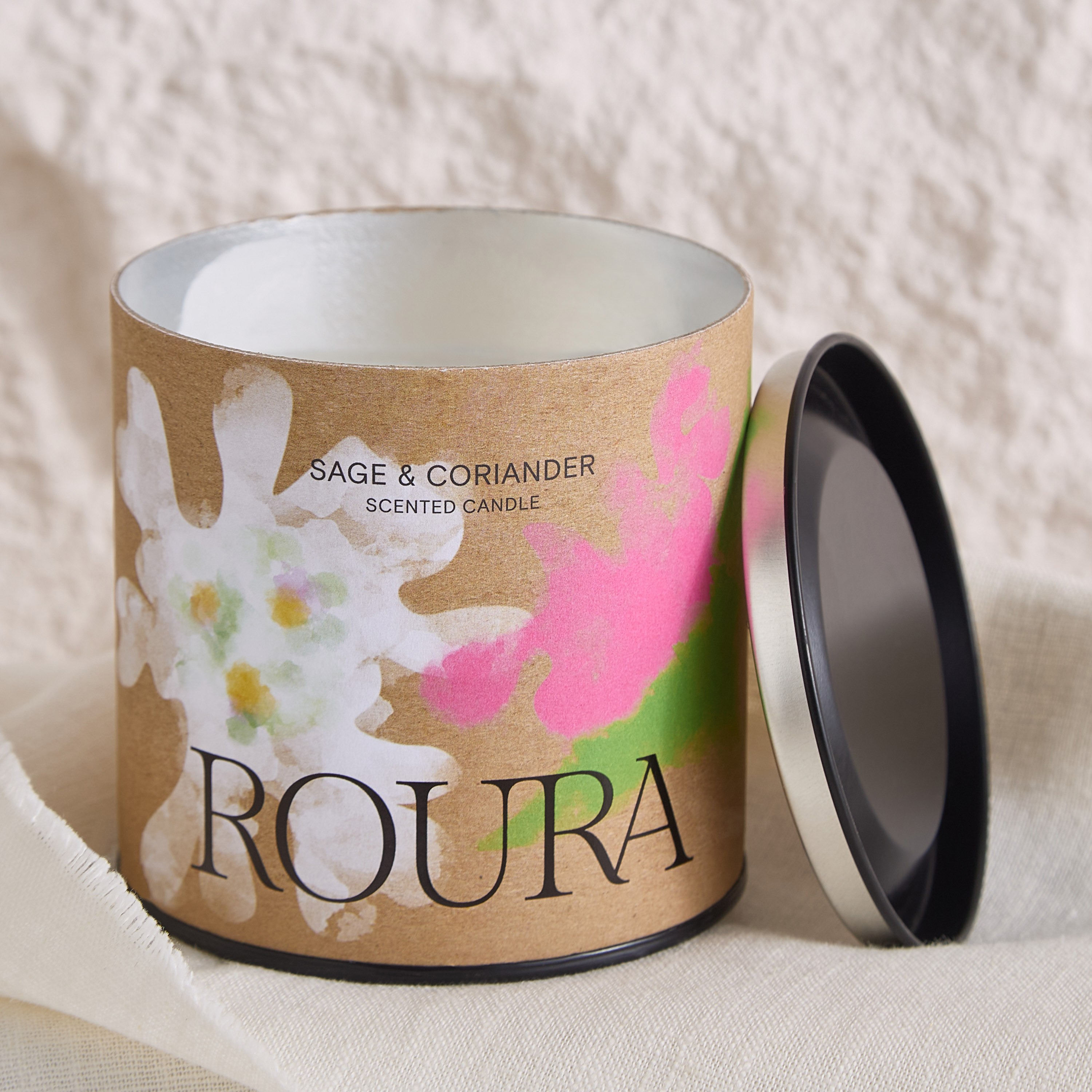 جرّة شموع إسبانية معطرة بغطاء برائحة المريمية والكزبرة من رورا - 260 جم-hbxlivingroom-decorandaccessories-candles-image-1