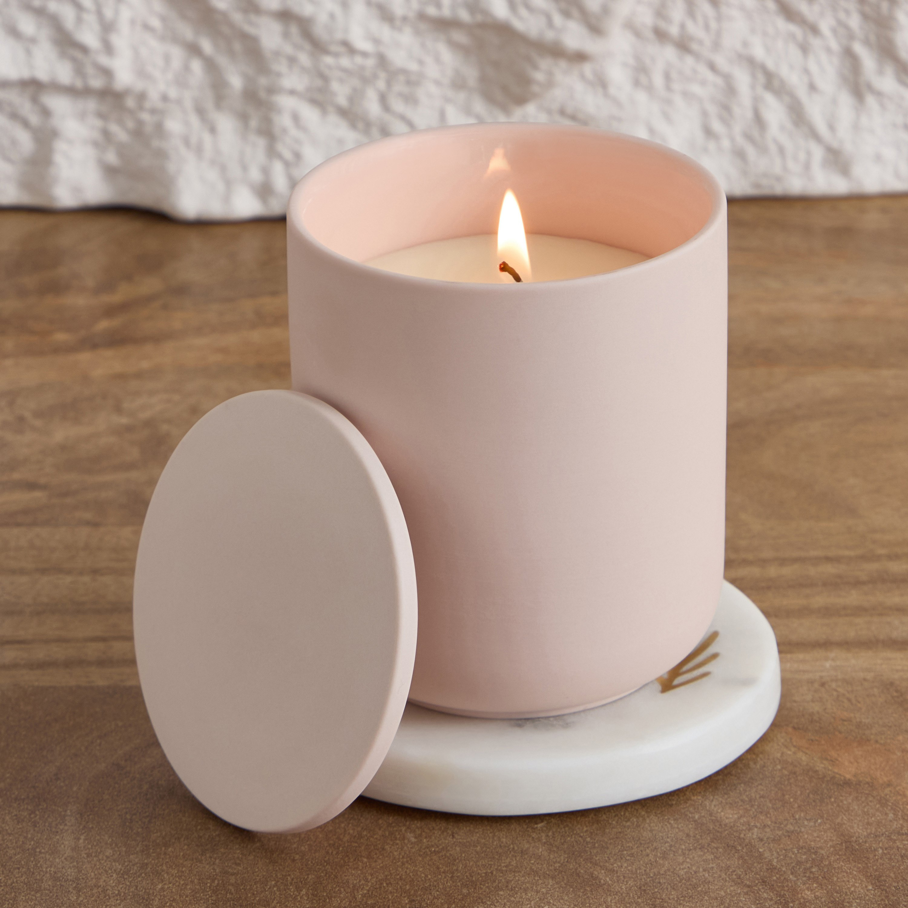 جرّة شموع من السيراميك الفاخر بيور أنجورا من رورا - 250 جم-hbxlivingroom-decorandaccessories-candles-image-2