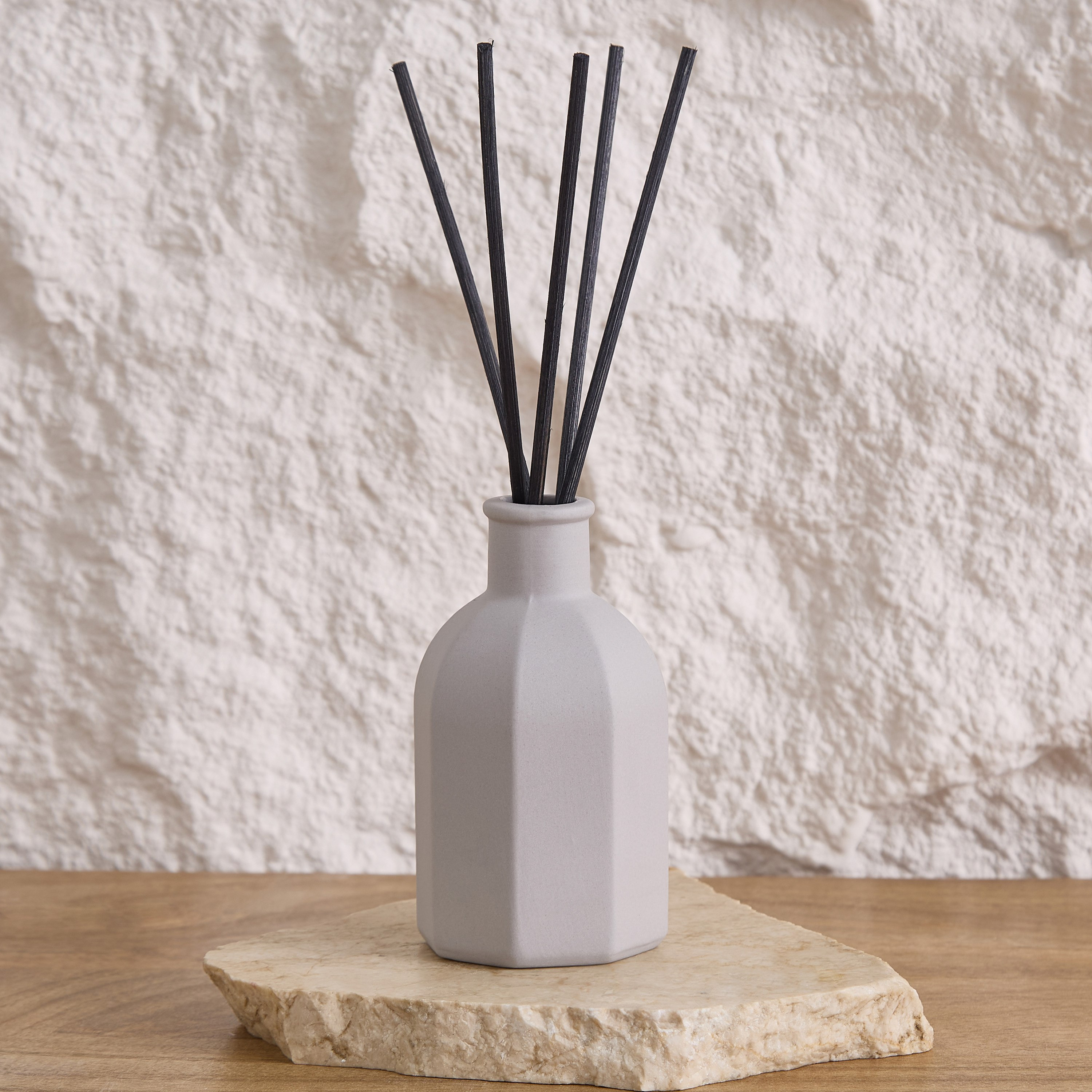 موزع عطور من السيراميك الفاخر بأعواد خشبية كوزي وول من رورا - 200 مل-PROMO_HB_AE_B2G2_011025-image-1