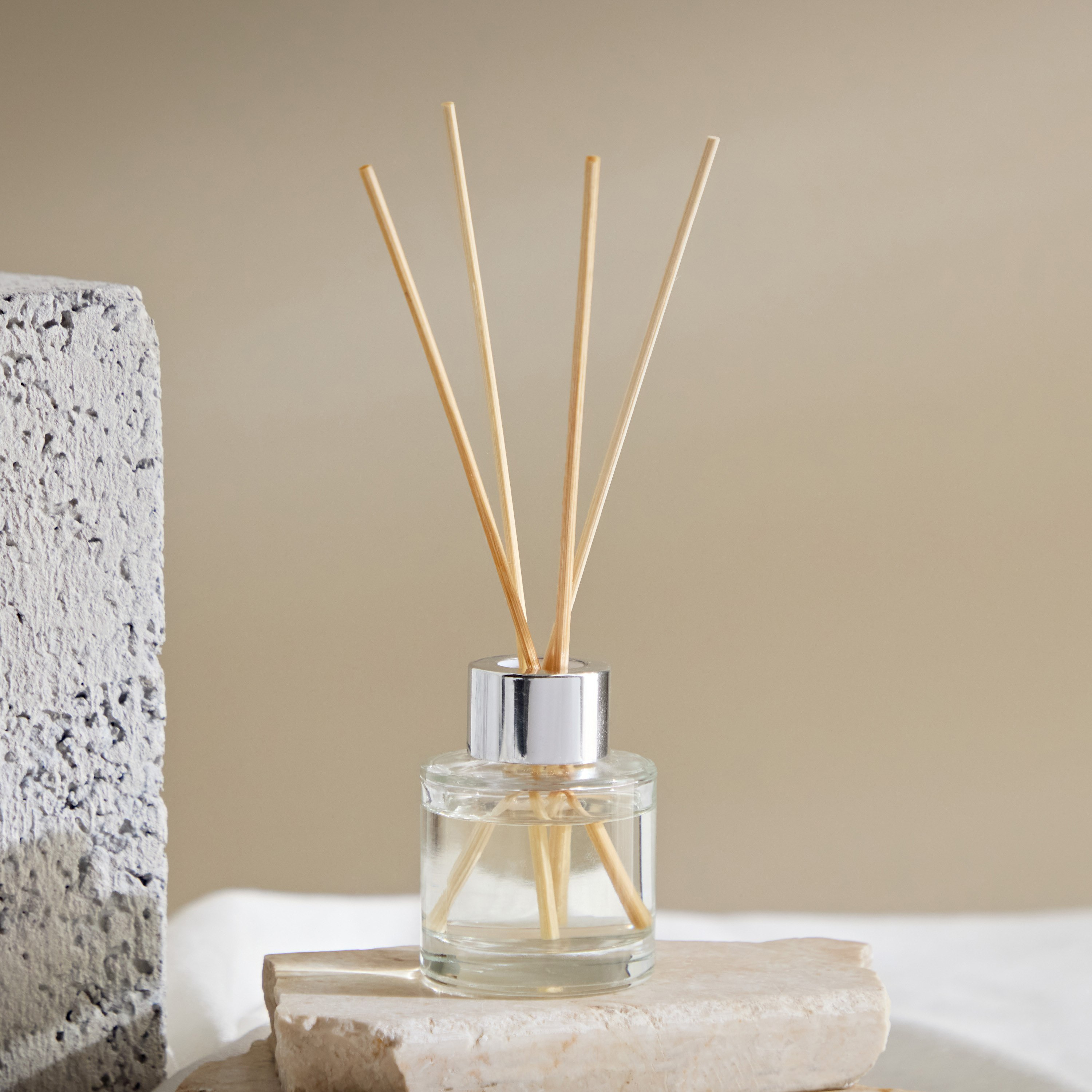 موزع عطور إسباني برائحة خشب الصندل بأعواد خشبية أرابياننايتس من رورا - 50 مل-hbxhomeware-hbxdecorandfurnishings-image-2