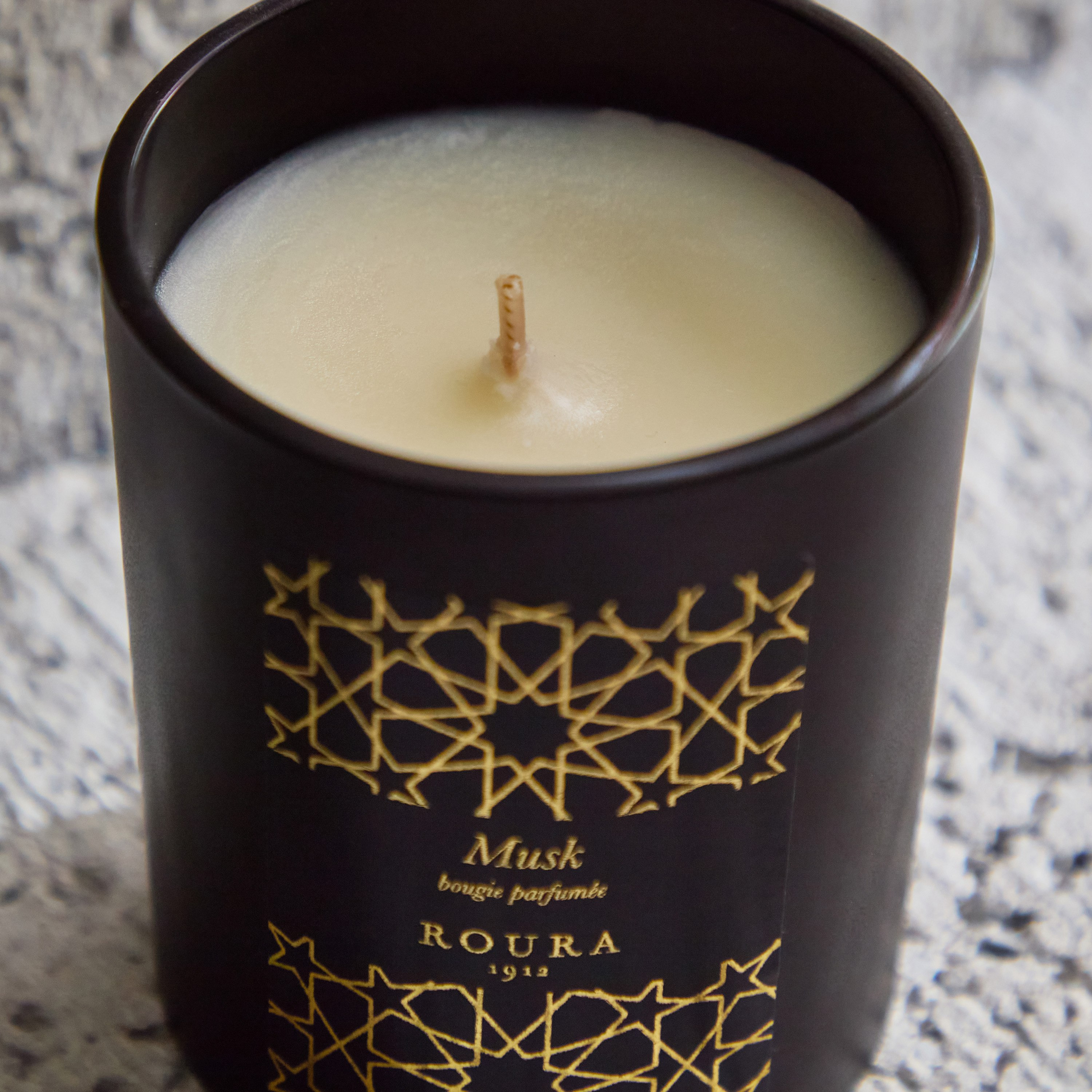 جرّة شموع إسبانية برائحة المسك الأبيض أرابيان نايتس من رورا - 130 جم-hbxlivingroom-decorandaccessories-candles-image-3
