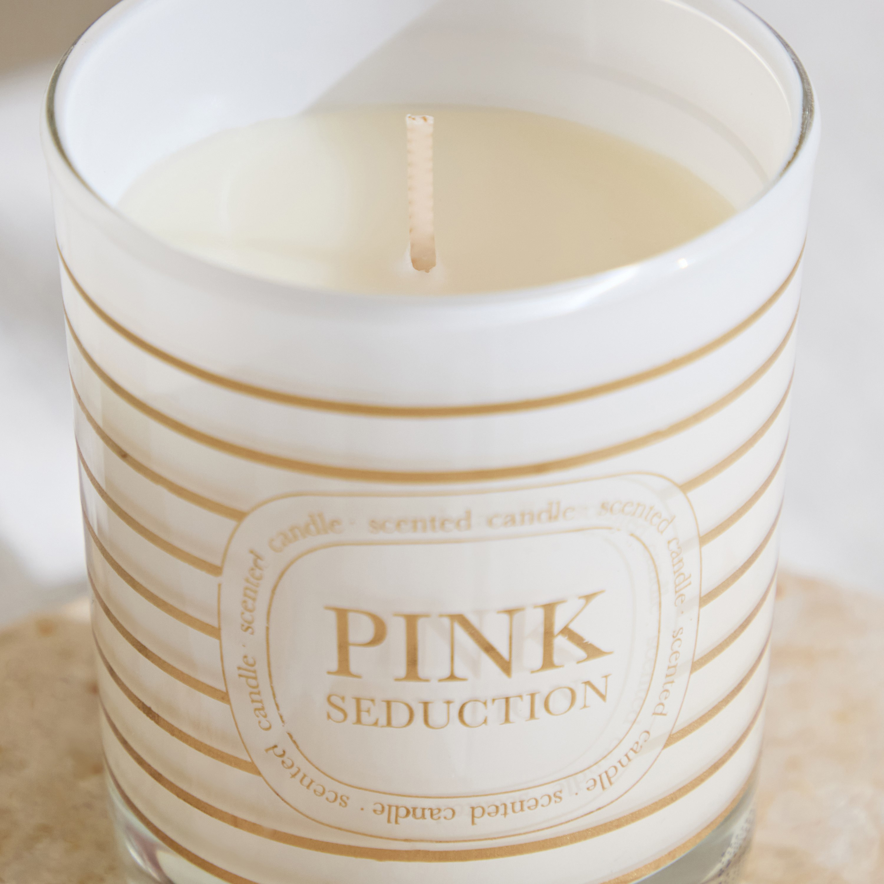 شمعة إسبانية معطرة جولد أند بينك سيداكشن من رورا - 130 جم-hbxlivingroom-decorandaccessories-candles-image-3