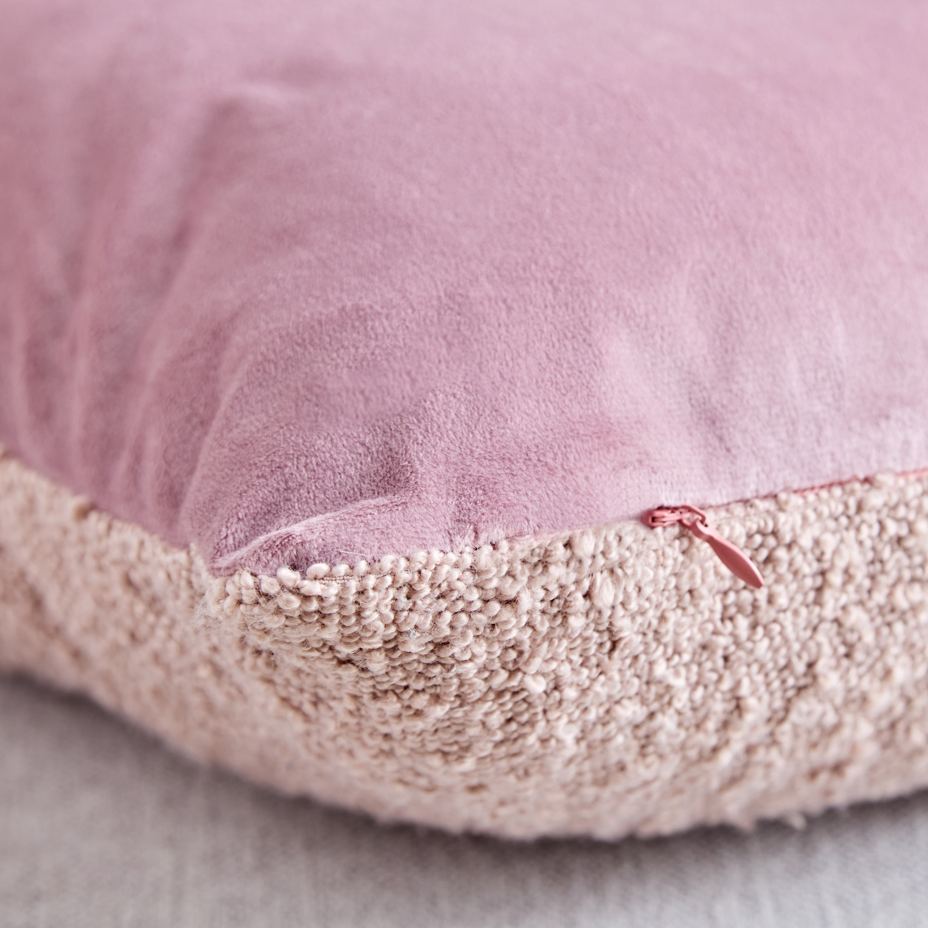 Gentel Twist Boucle Cushion Cover - 45x45 cm-hbxhomeware-cushionsandcovers-cushioncovers-image-3