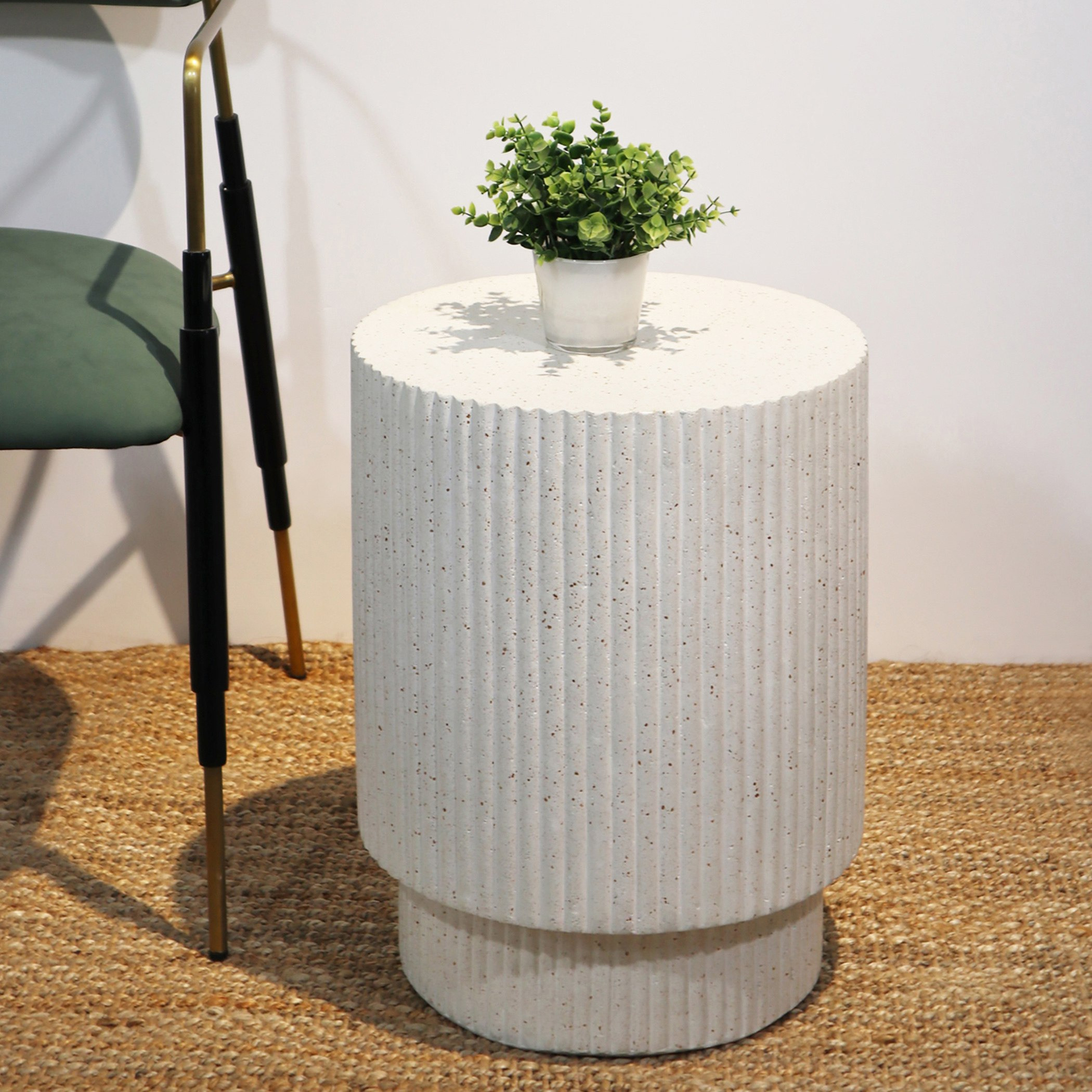 طاولة جانبية مزيّنة للمساحات الخارجية والداخلية من فيرا هيكتور-hbxfurniture-livingroom-endtables-image-1
