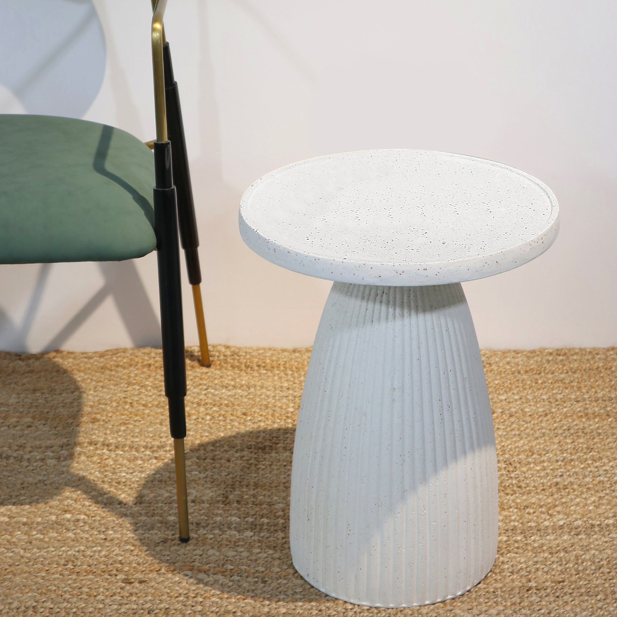 طاولة زينة جانبية للمساحات الخارجية أو الداخلية من فيرا أديسا-hbxfurniture-livingroom-endtables-image-3