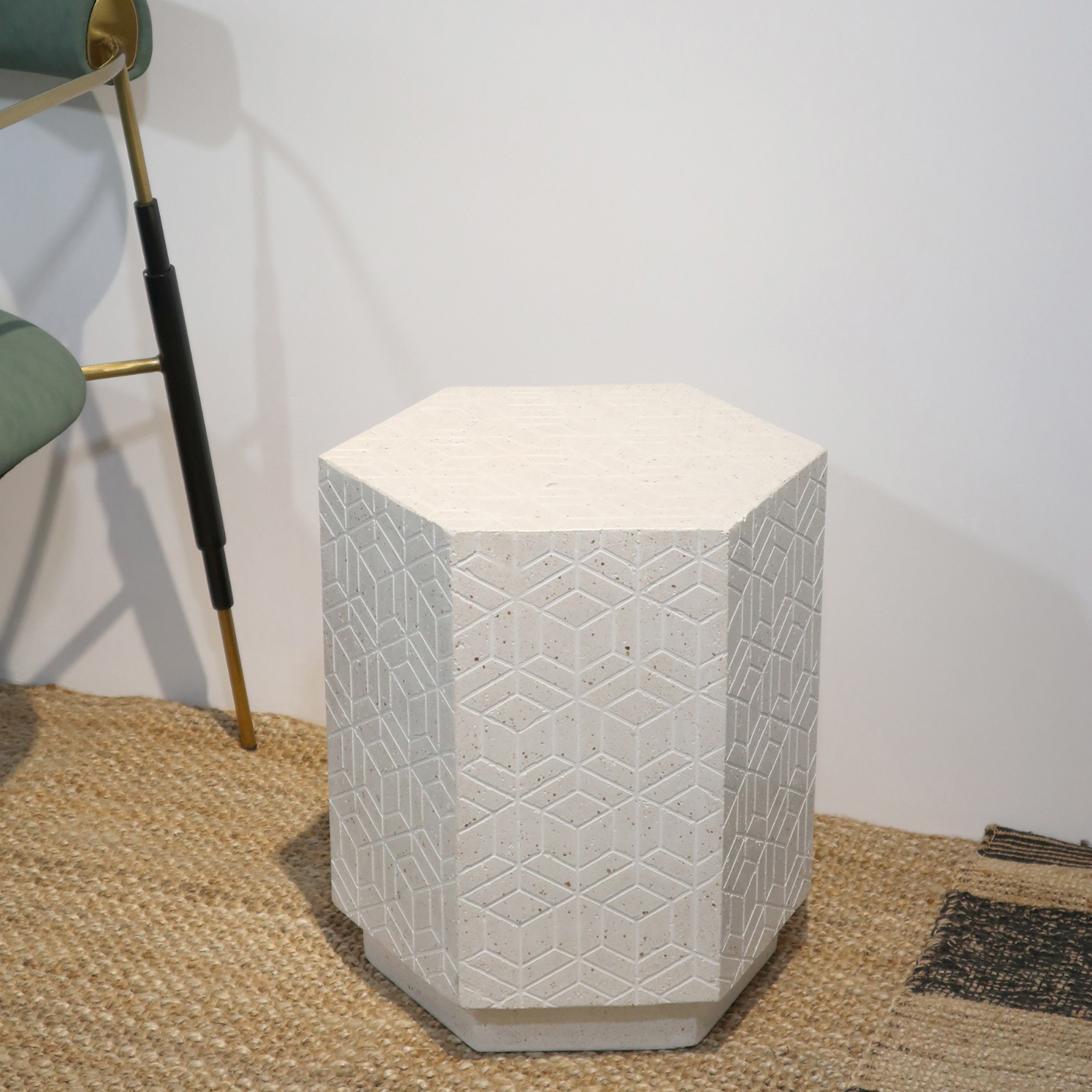 طاولة زينة جانبية للمساحات الخارجية أو الداخلية من فيرا بايلي-hbxfurniture-livingroom-endtables-image-6