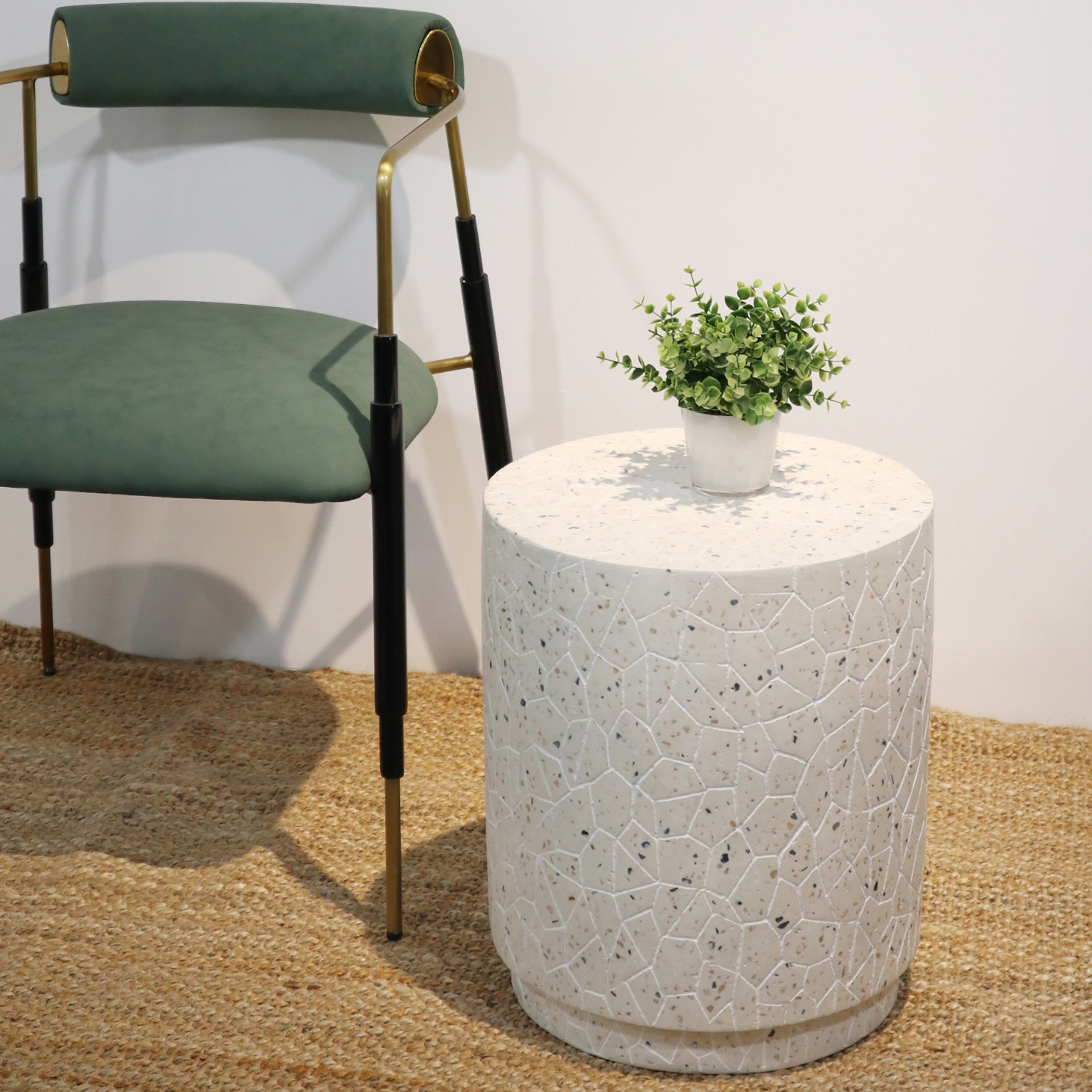 طاولة زينة جانبية للمساحات الخارجية أو الداخلية من فيرا أجيمون-hbxfurniture-livingroom-endtables-image-1