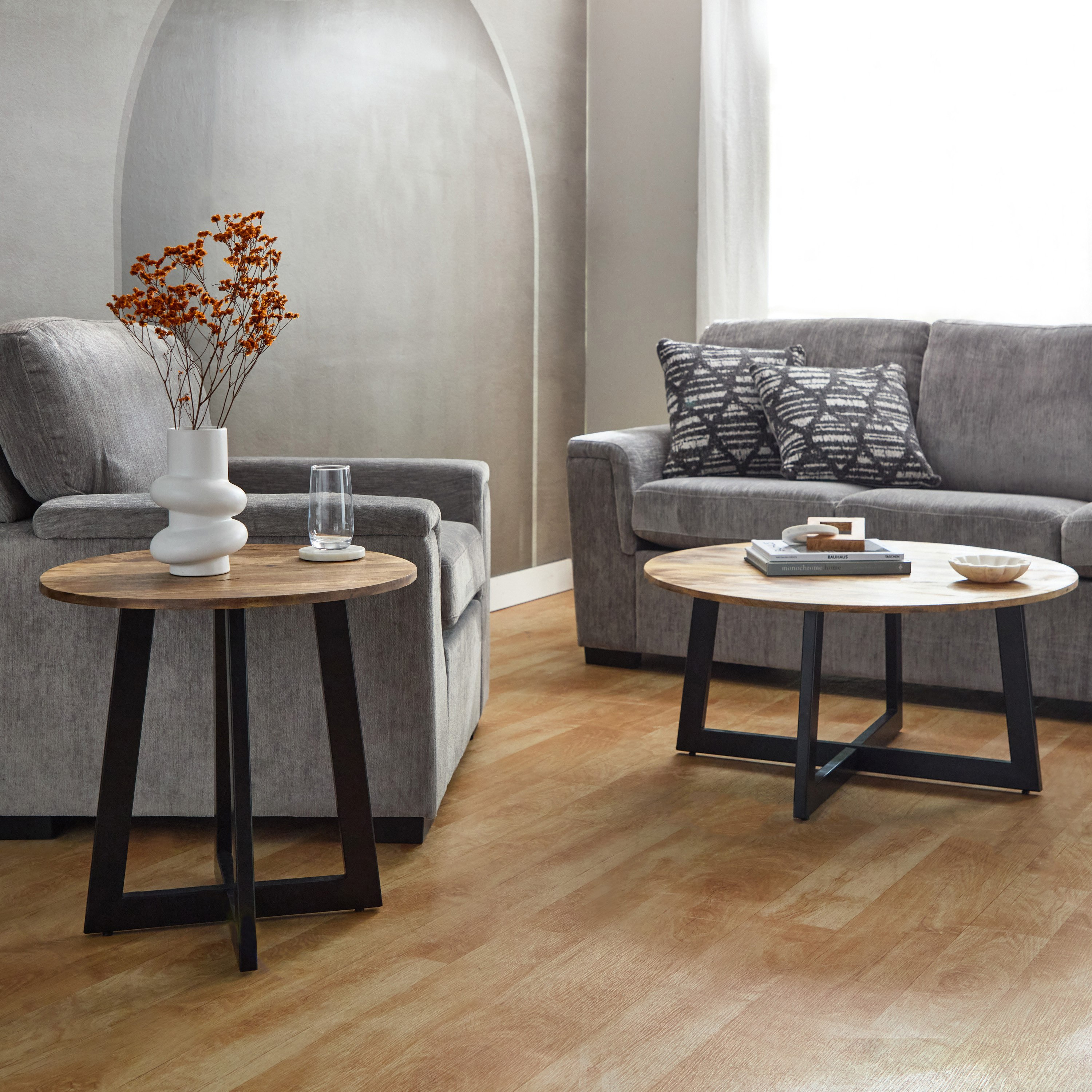 Vendra Clanbay Solid Wood Round End Table-hbxfurniture-livingroom-endtables-image-8