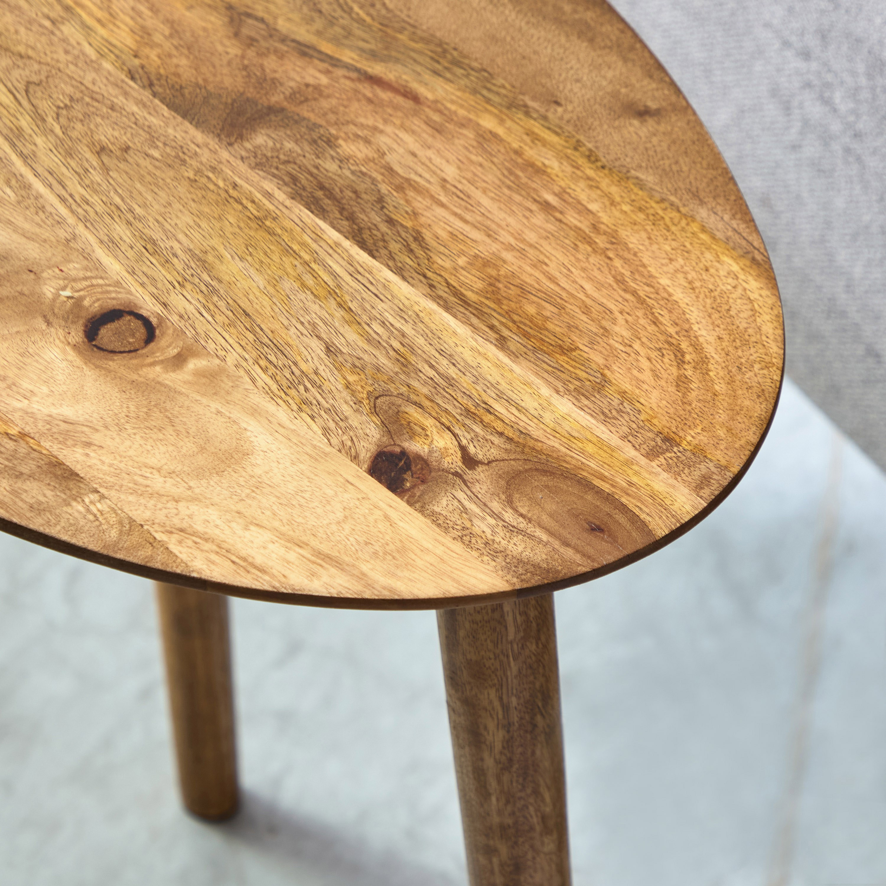 طاولة جانبية بيضاوية من الخشب الصلب - موريا من فيندرا-hbxfurniture-livingroom-endtables-image-4
