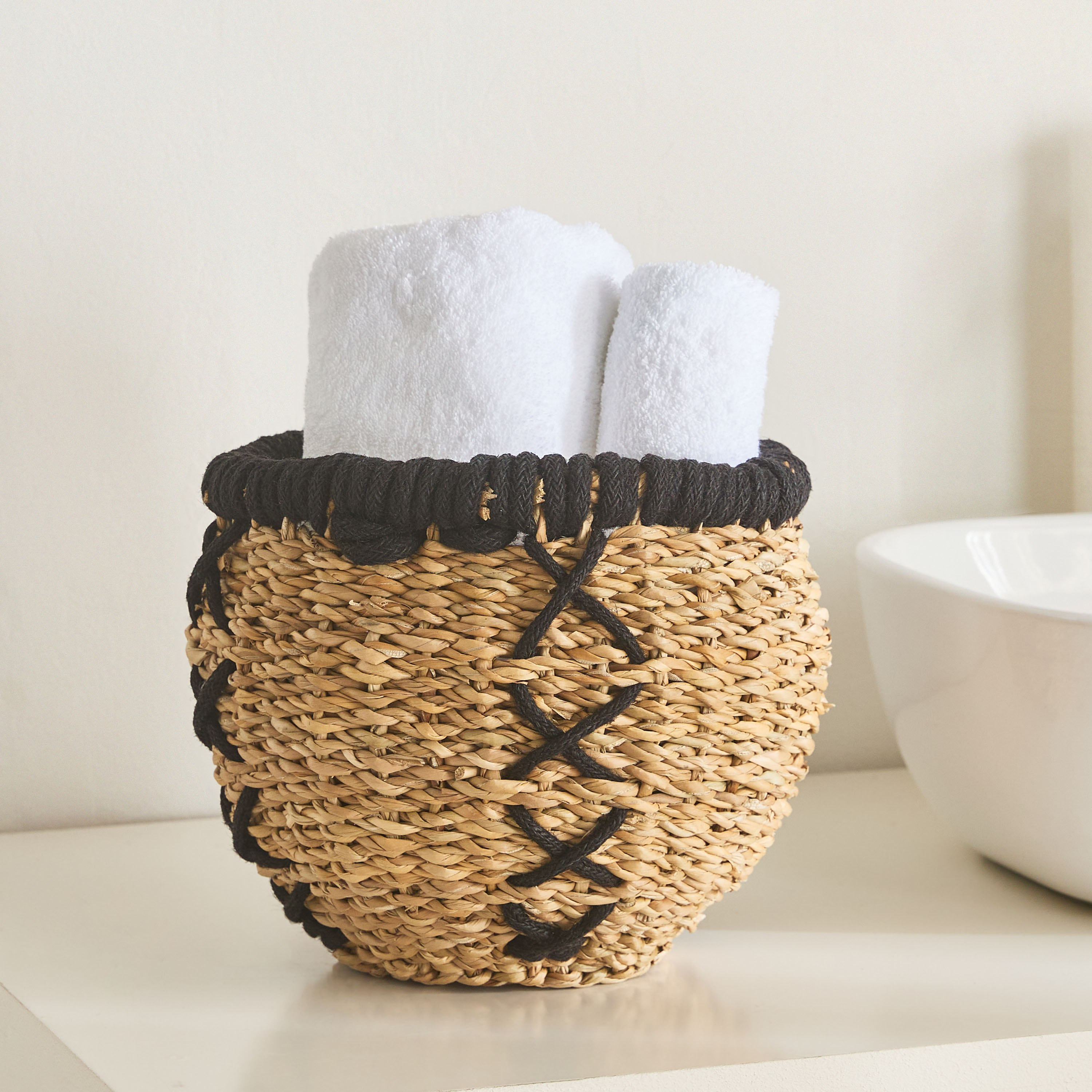سلة تخزين متعددة الاستخدامات من ناتشورالوم ستيتش - 25x22 سم-hbxbedroom-bedroomaccessories-bedroomstorage-image-1
