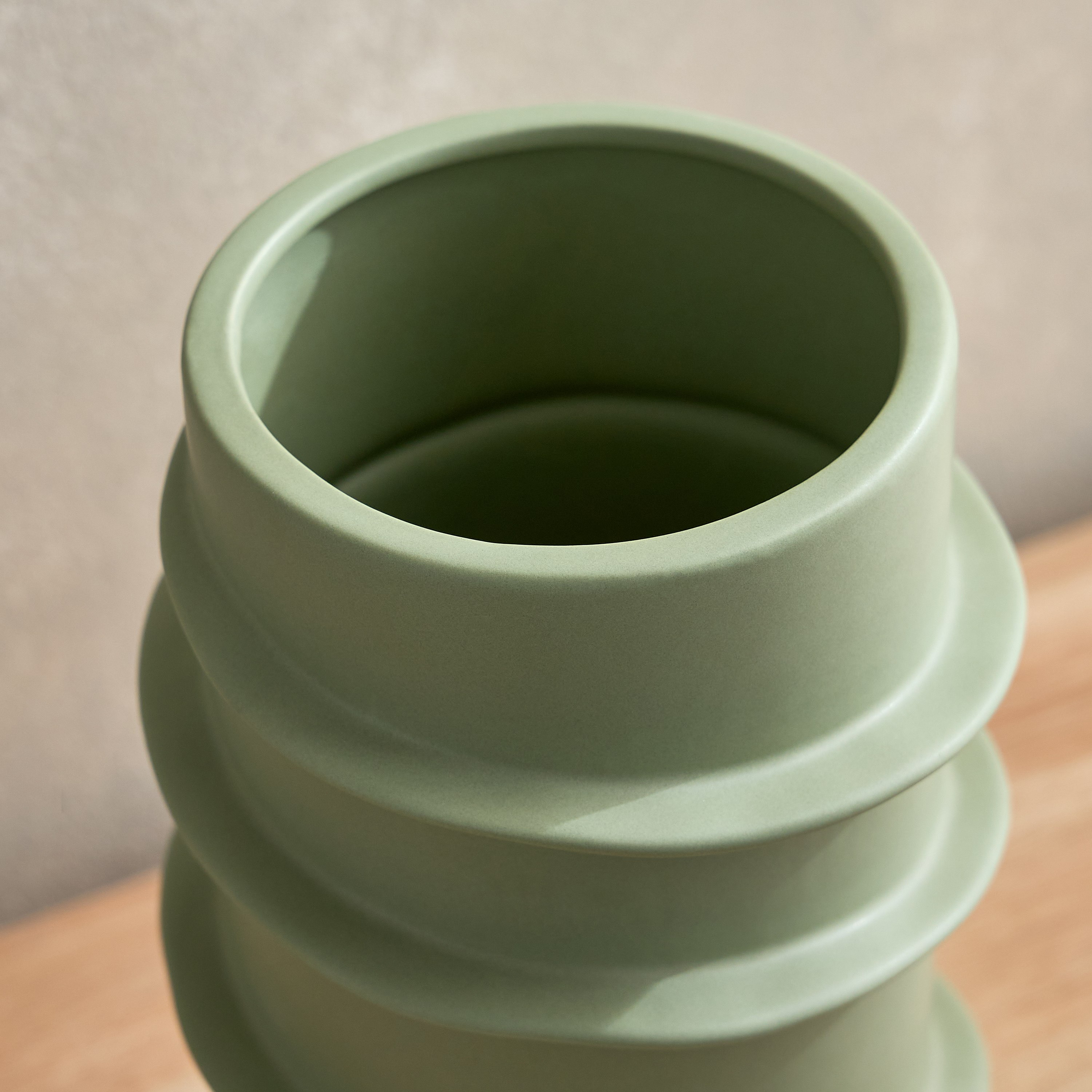 مزهرية سيراميك من كامبريا - 15.5x15.5x27.2 سم-hbxbedroom-decorandaccessories-vases-image-3