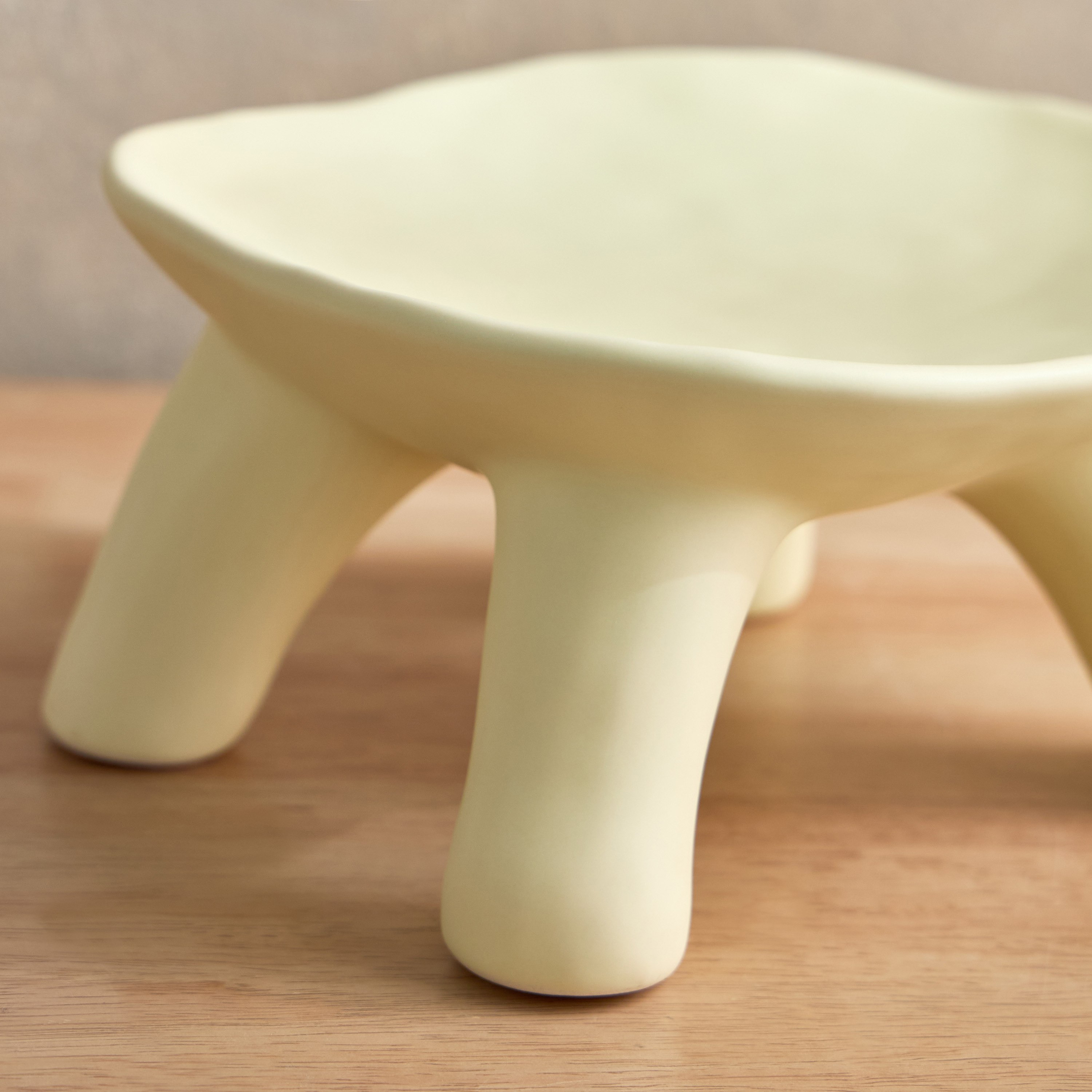 صحن ديكور سيراميك من كامبريا - 20.5x18.5x10 سم-hbxhomeware-hbxdecorandfurnishings-image-3