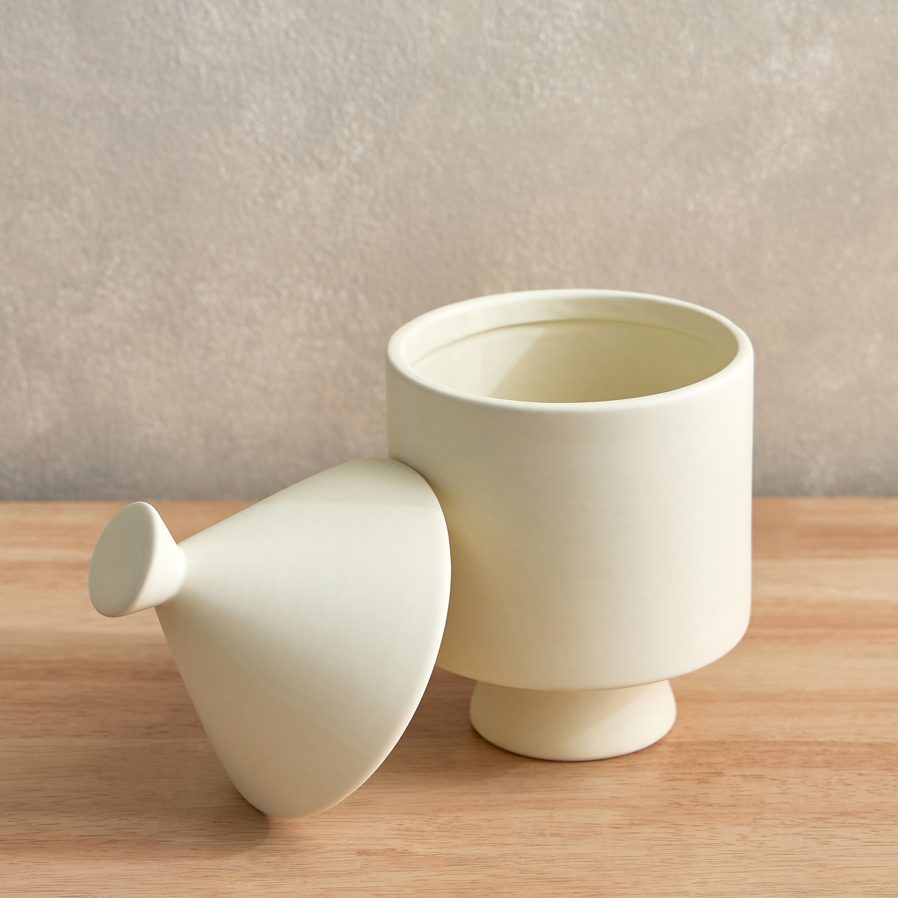 جرة ديكور سيراميك بغطاء من كامبريا- 12.3x12.3x22 سم-hbxhomeware-homedecor-figurinesandornaments-image-2