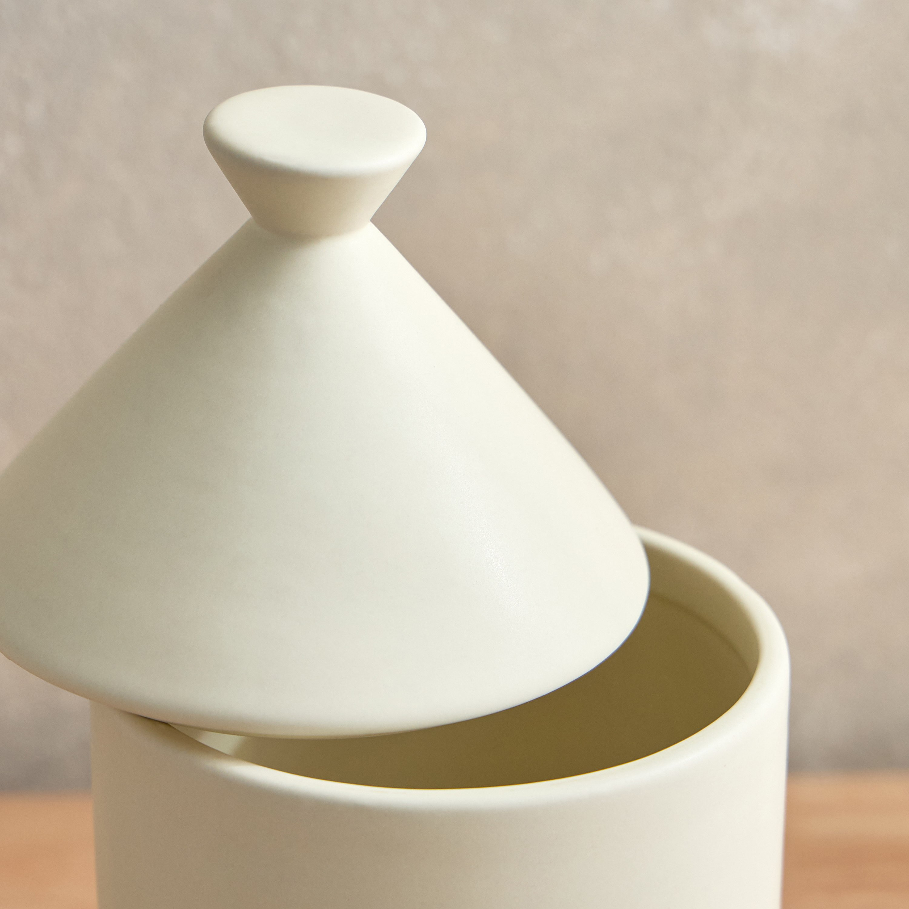 جرة ديكور سيراميك بغطاء من كامبريا- 12.3x12.3x22 سم-hbxhomeware-homedecor-figurinesandornaments-image-3