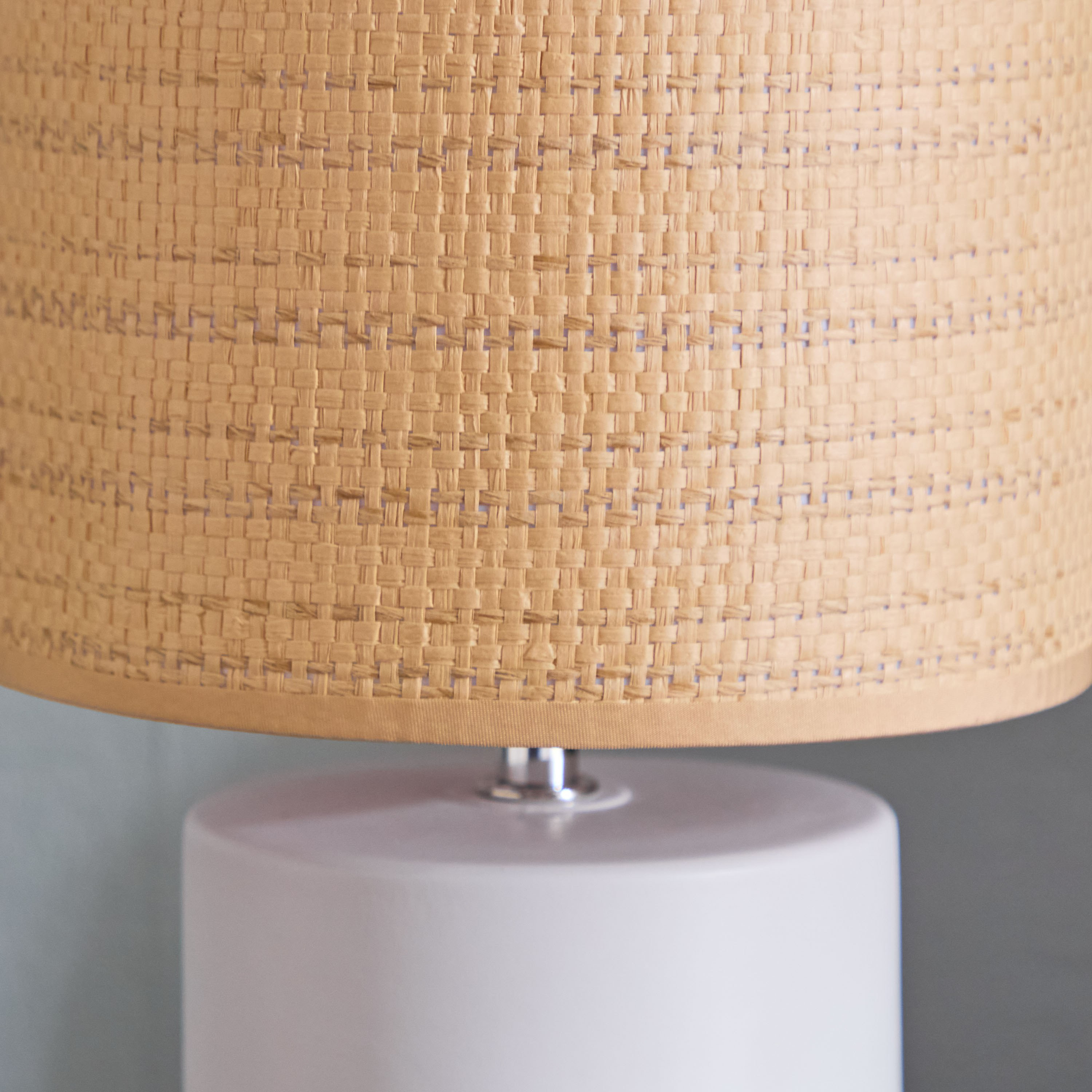 مصباح طاولة بقاعدة سيراميك وغطاء ورق طبيعي من هاربر- 28 سم-hbxbedroom-lighting-tablelamps-image-3