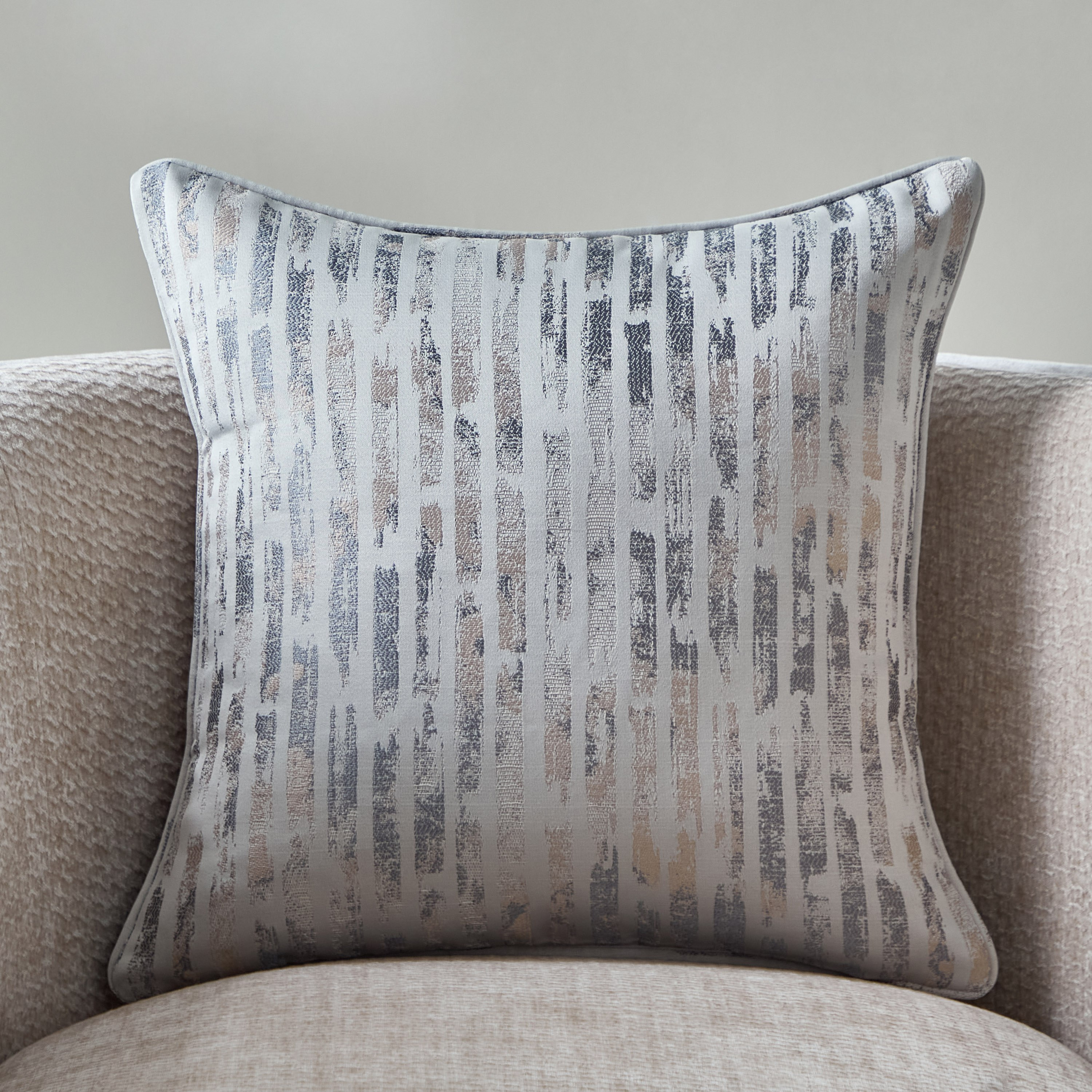 غطاء وسادة جاكار كلود من إيما - 40x40 سم-hbxhomeware-hbxbedroom-image-1