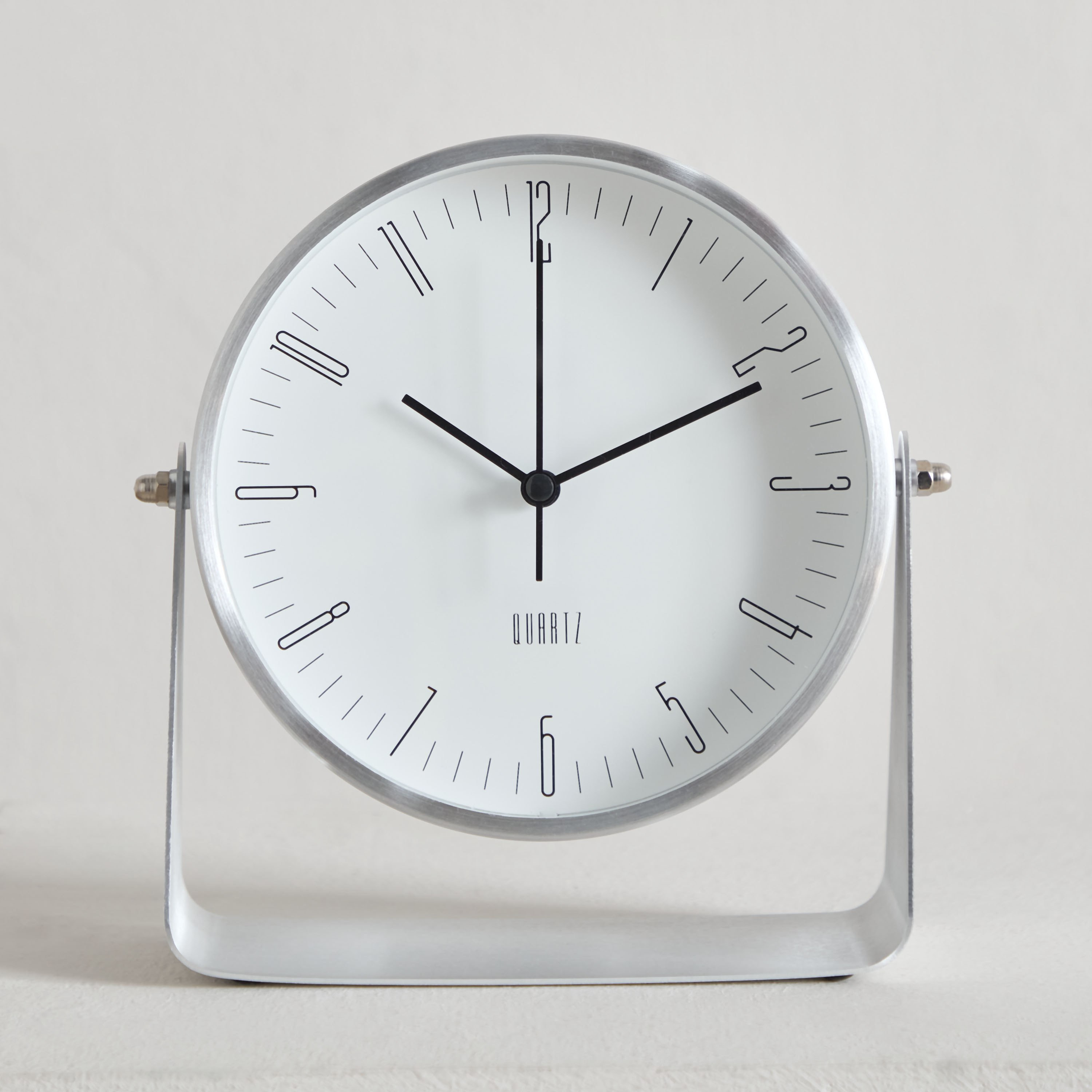 ساعة طاولة ألمونيوم من ماسون - 17.5x6x17.8 سم-hbxdiningroom-decorandaccessories-clocks-image-2