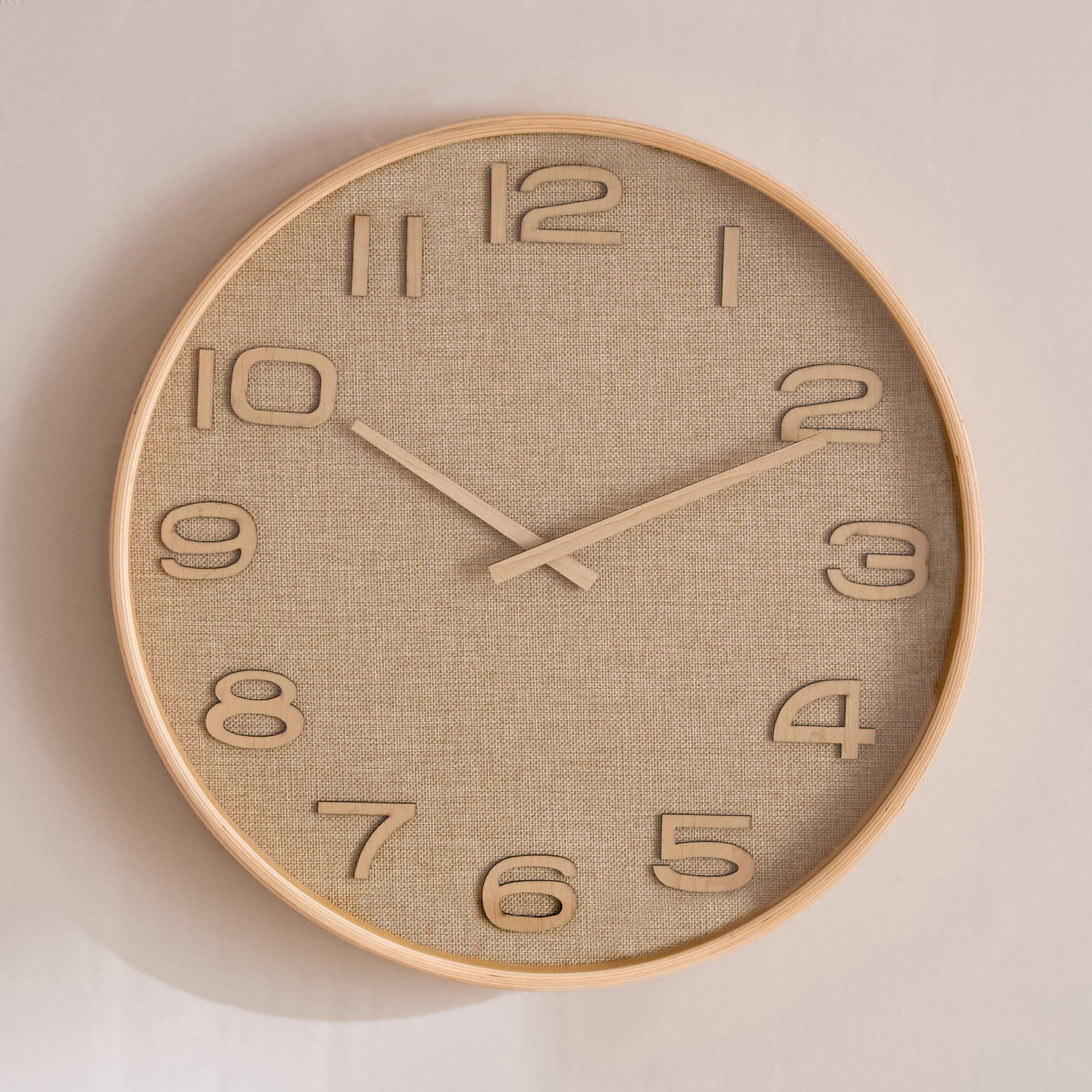 ساعة حائط خشب بأرقام ثلاثية الأبعاد من ماسون - 40.8x5 سم-hbxdiningroom-decorandaccessories-clocks-image-2