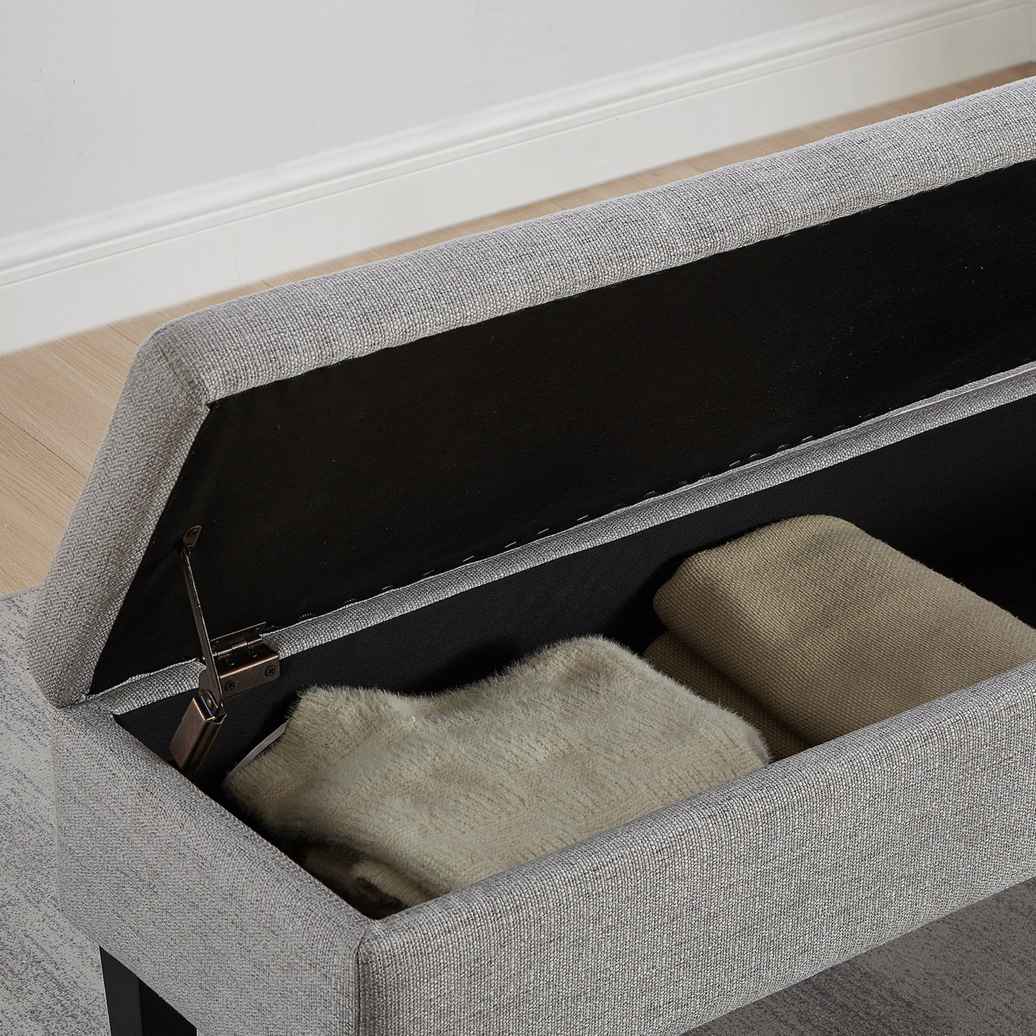 مقعد بنش قماش بمساحة تخزين  من كارول-hbxfurniture-sofasandarmchairs-benches-image-6