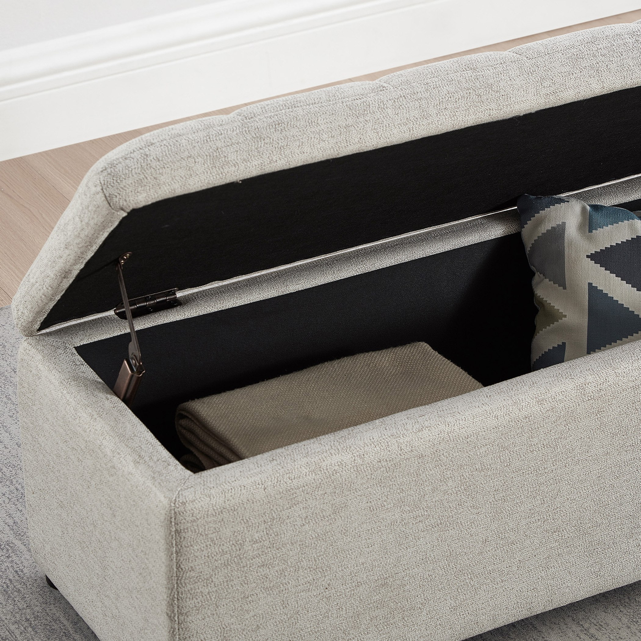 مقعد بنش قماش بمساحة تخزين من أورلين-hbxfurniture-sofasandarmchairs-benches-image-7