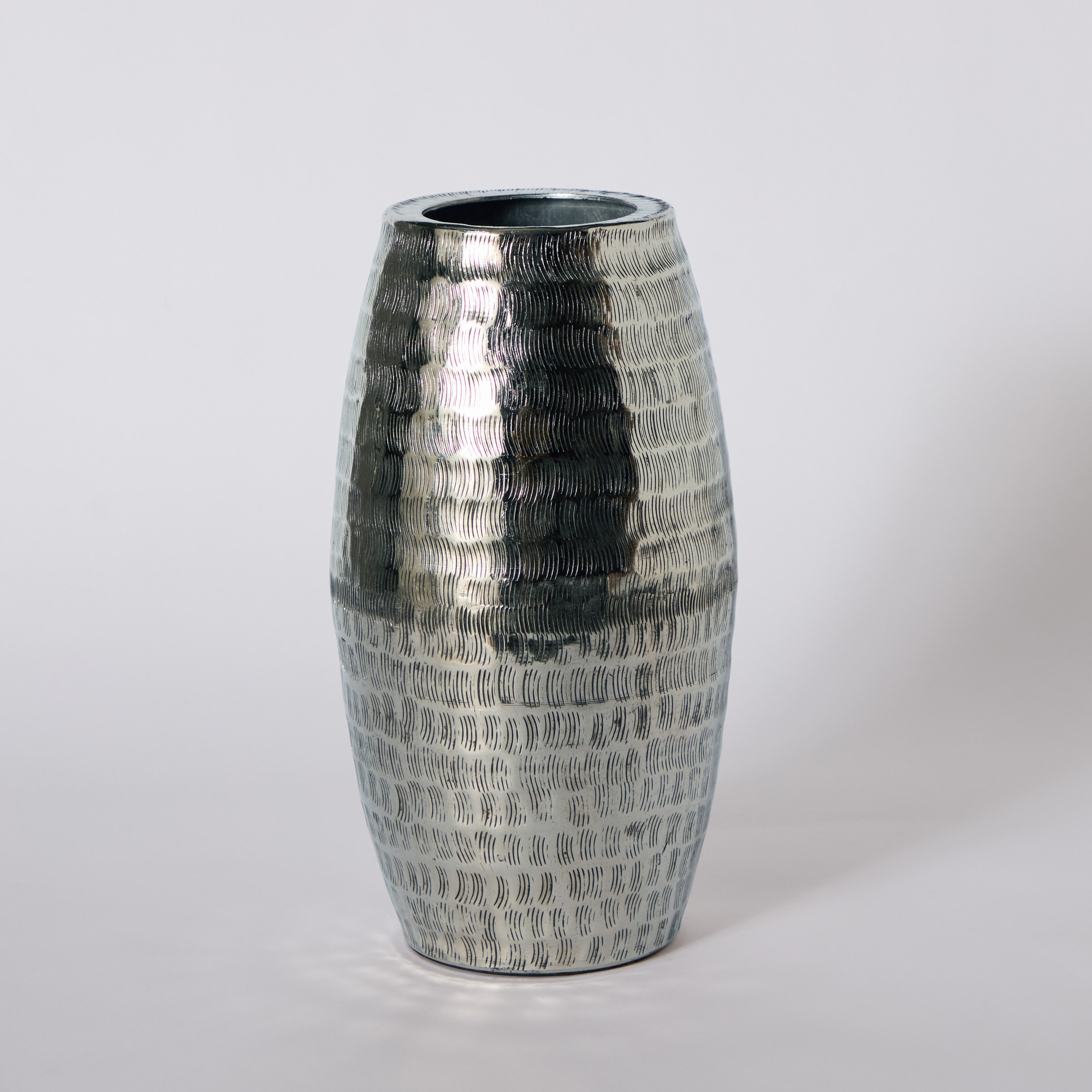 مزهرية عمودية مستديرة مطروقة من الألومنيوم من ليت - 16x16x31 سم-hbxbedroom-decorandaccessories-vases-image-5