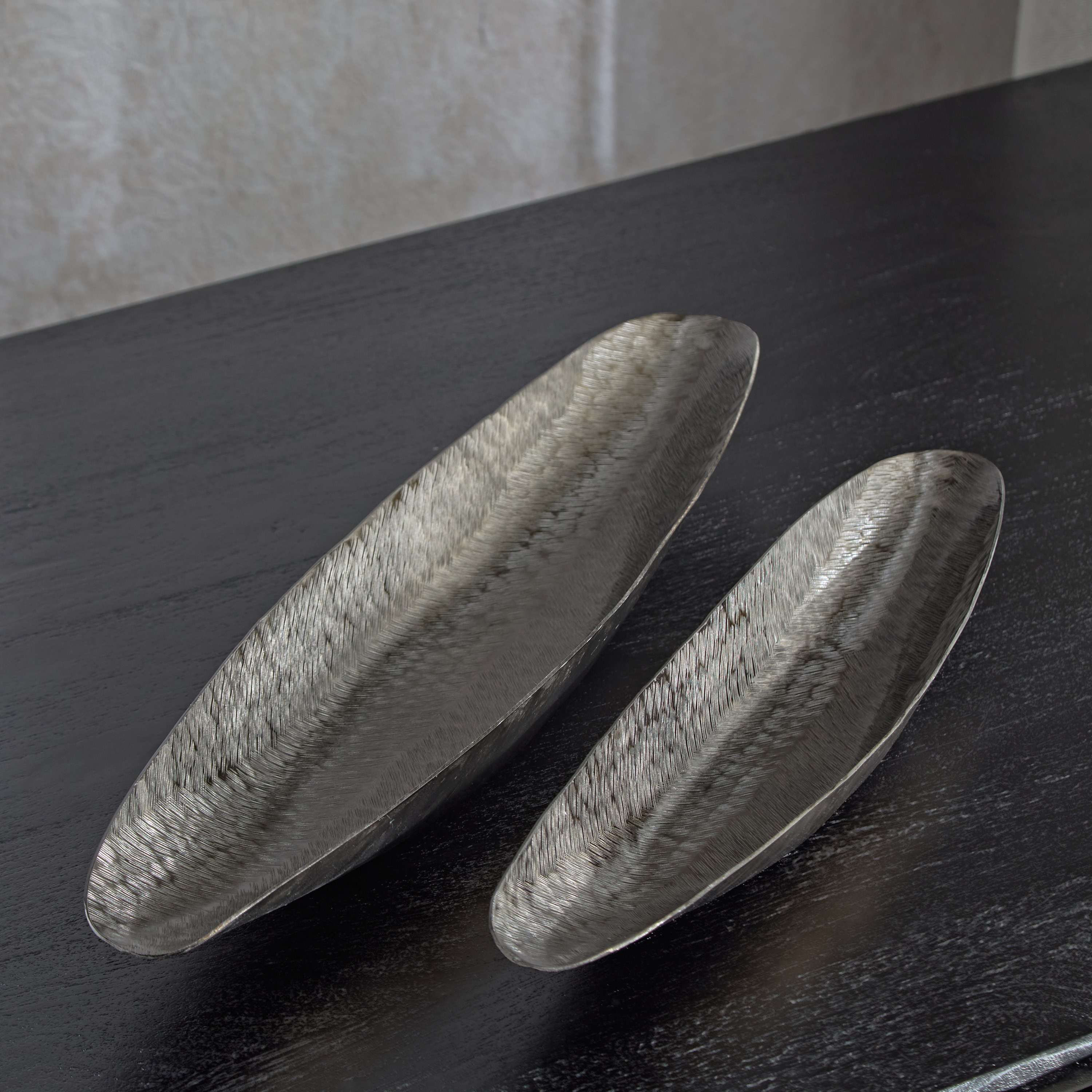 وعاء ألومنيوم بتصميم قارب طويل ونقوش متعرجة قطعتين من ليت-hbxdecorandfurnishings-homeaccessories-bowls-image-3