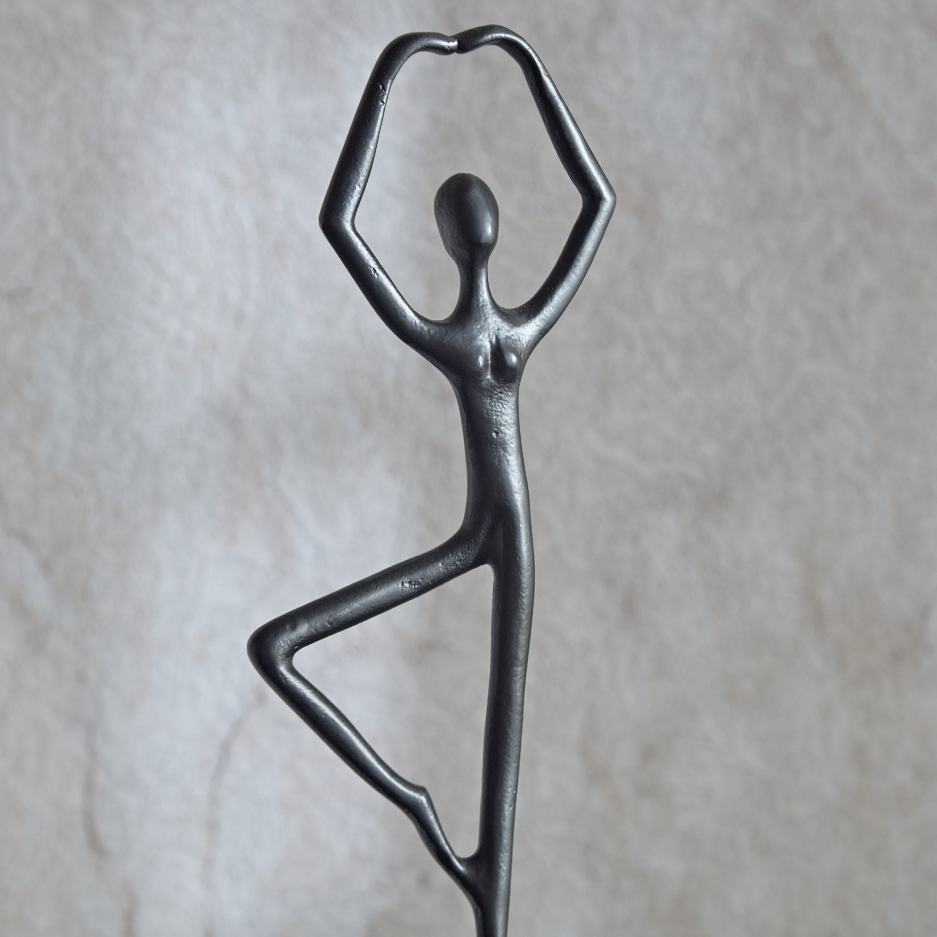 تمثال ألومنيوم رفيع من ليت - 13x9x48 سم-hbxhomeware-homedecor-figurinesandornaments-image-3