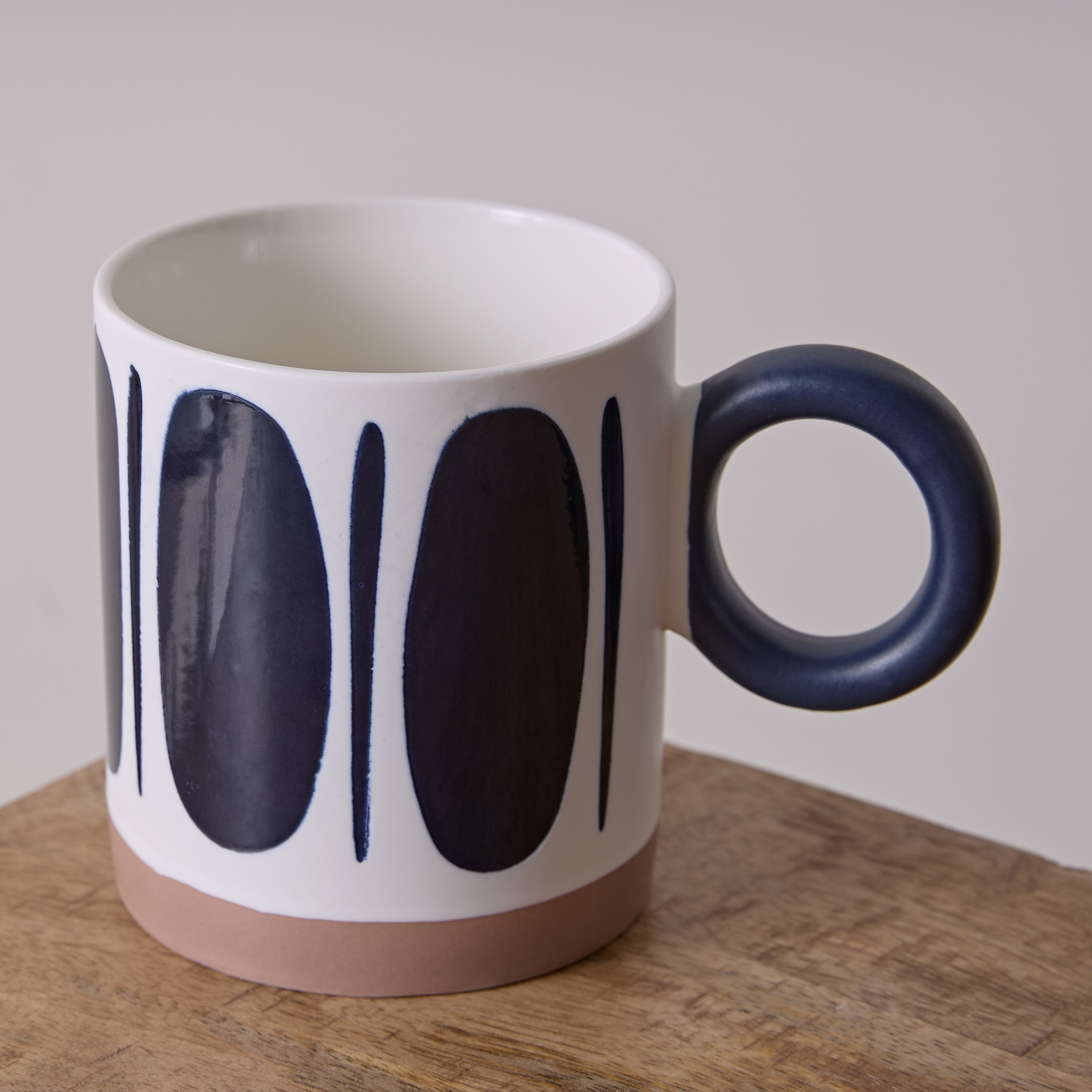مج بقعر زجاجي أكسيس من إيبوني- 400 مل-hbxhomeware-diningandtabletop-coffeeandteasets-image-2